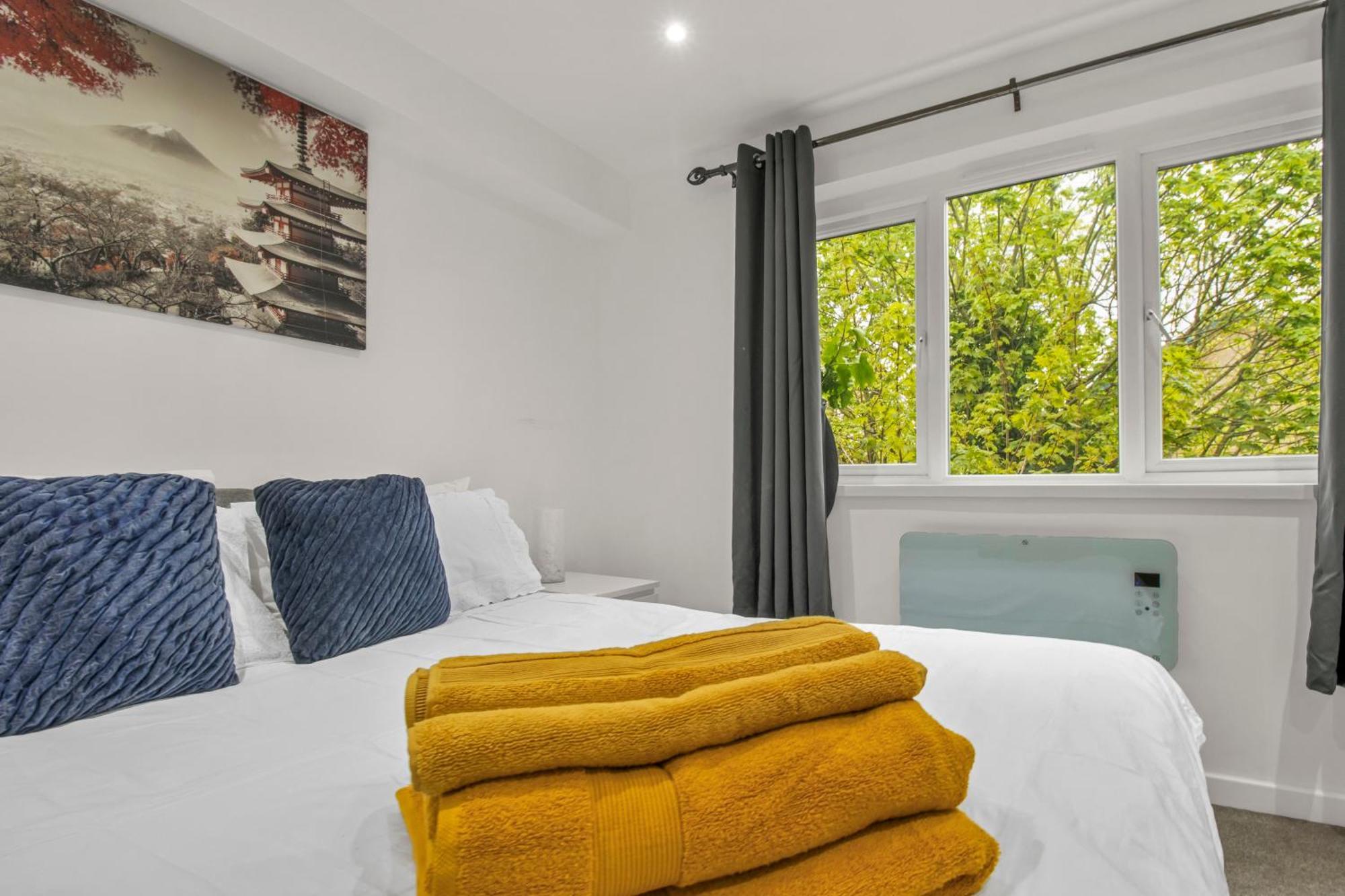 New King Size Bed With Free Parking Leilighet *
