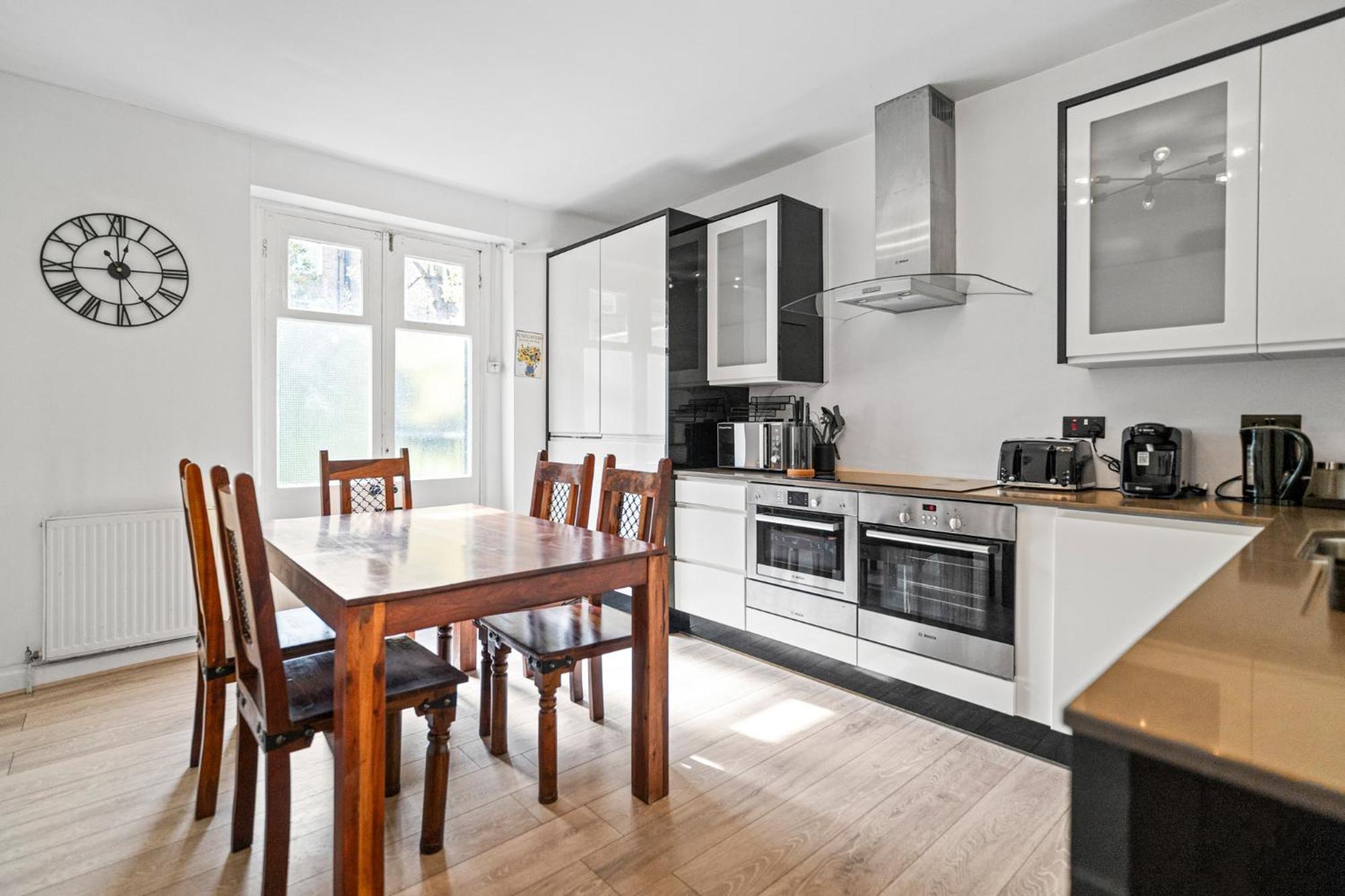 Semesterbostad Charming 3br By Redcliffe Gdns London