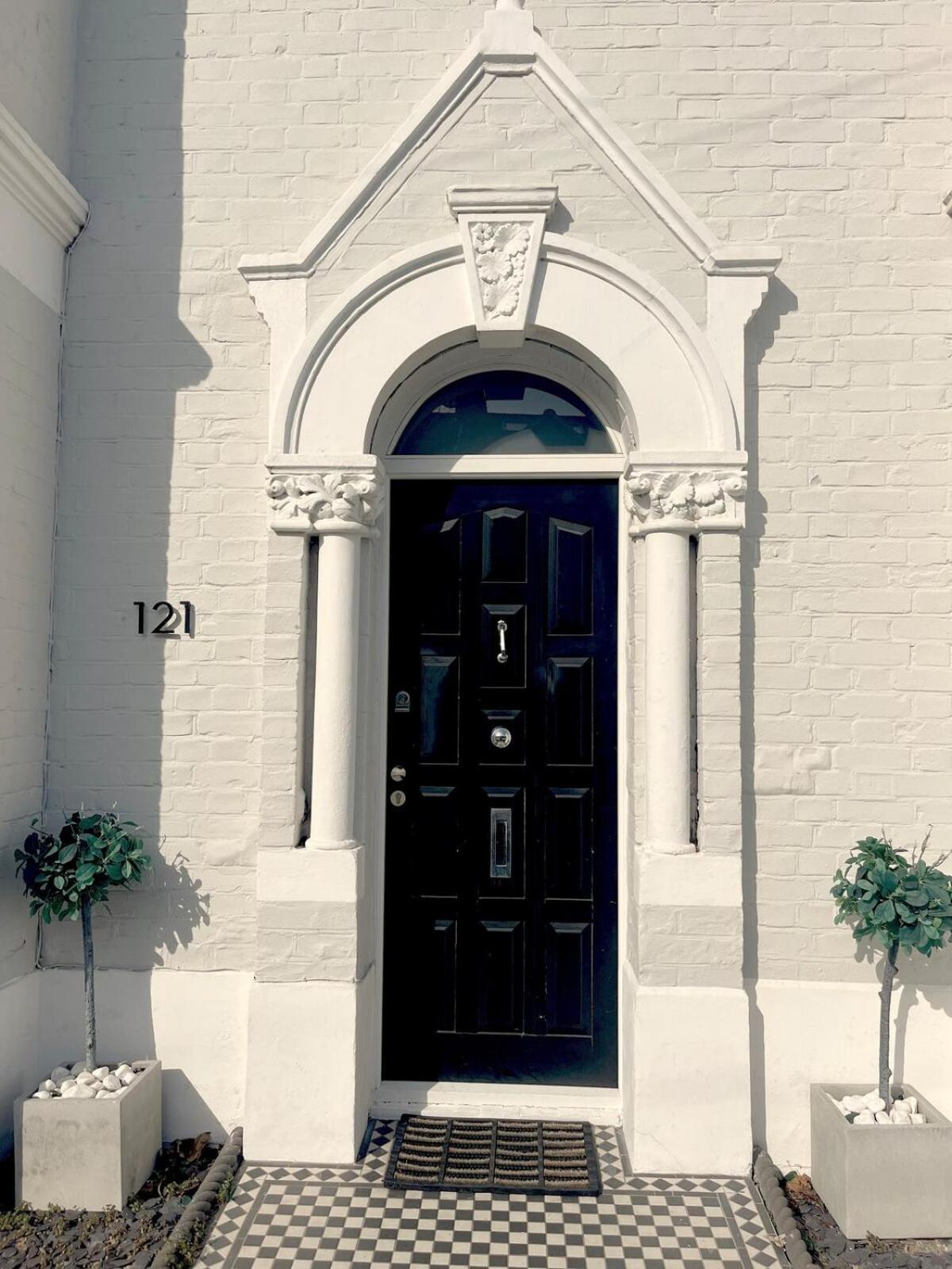Gorgeous Riverside Townhouse London