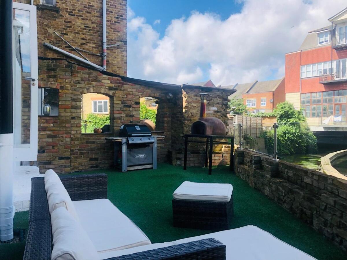 Gorgeous Riverside Townhouse * London