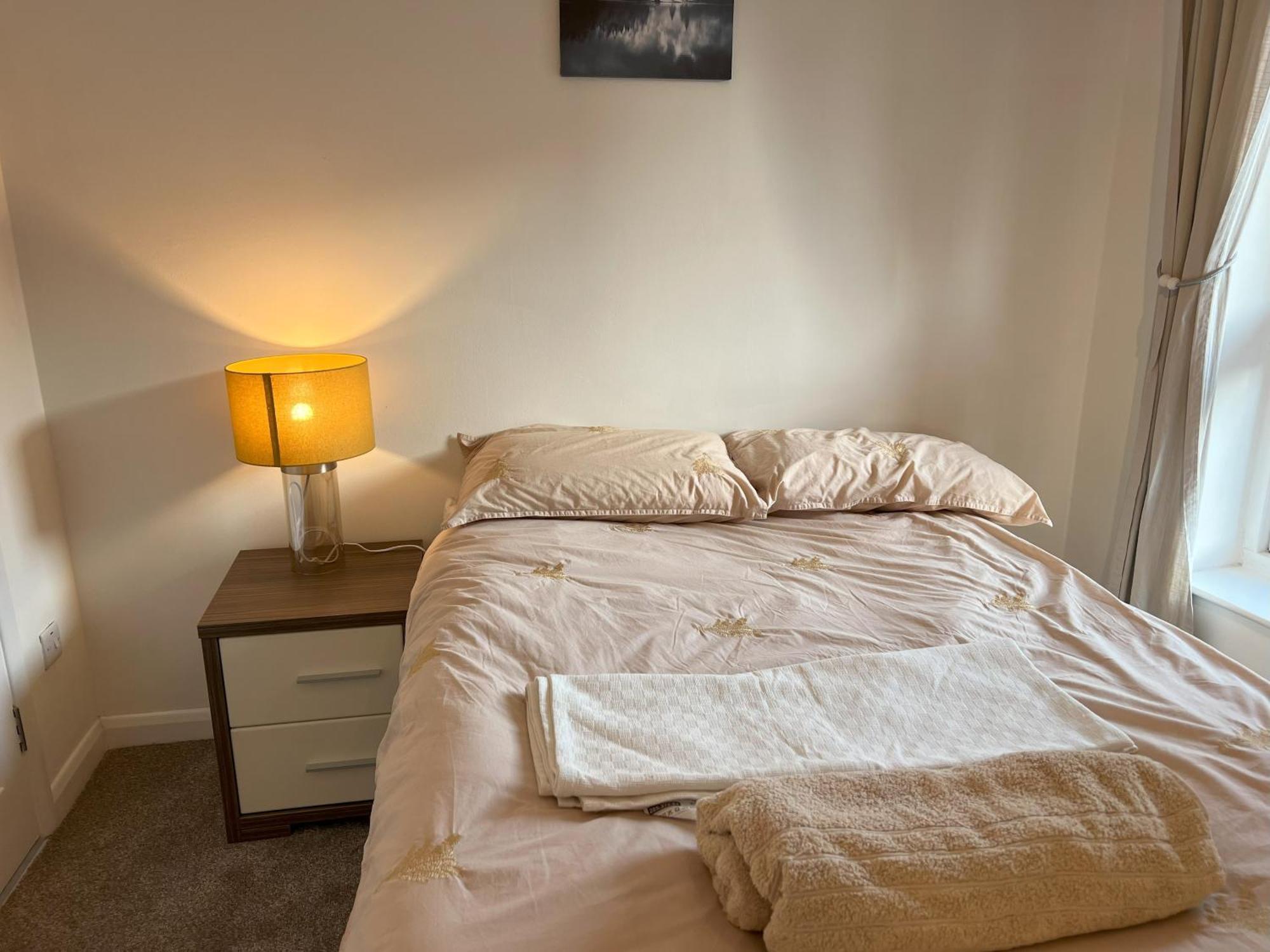 En-suite Double On Riverside Of Canada Water Homestay London