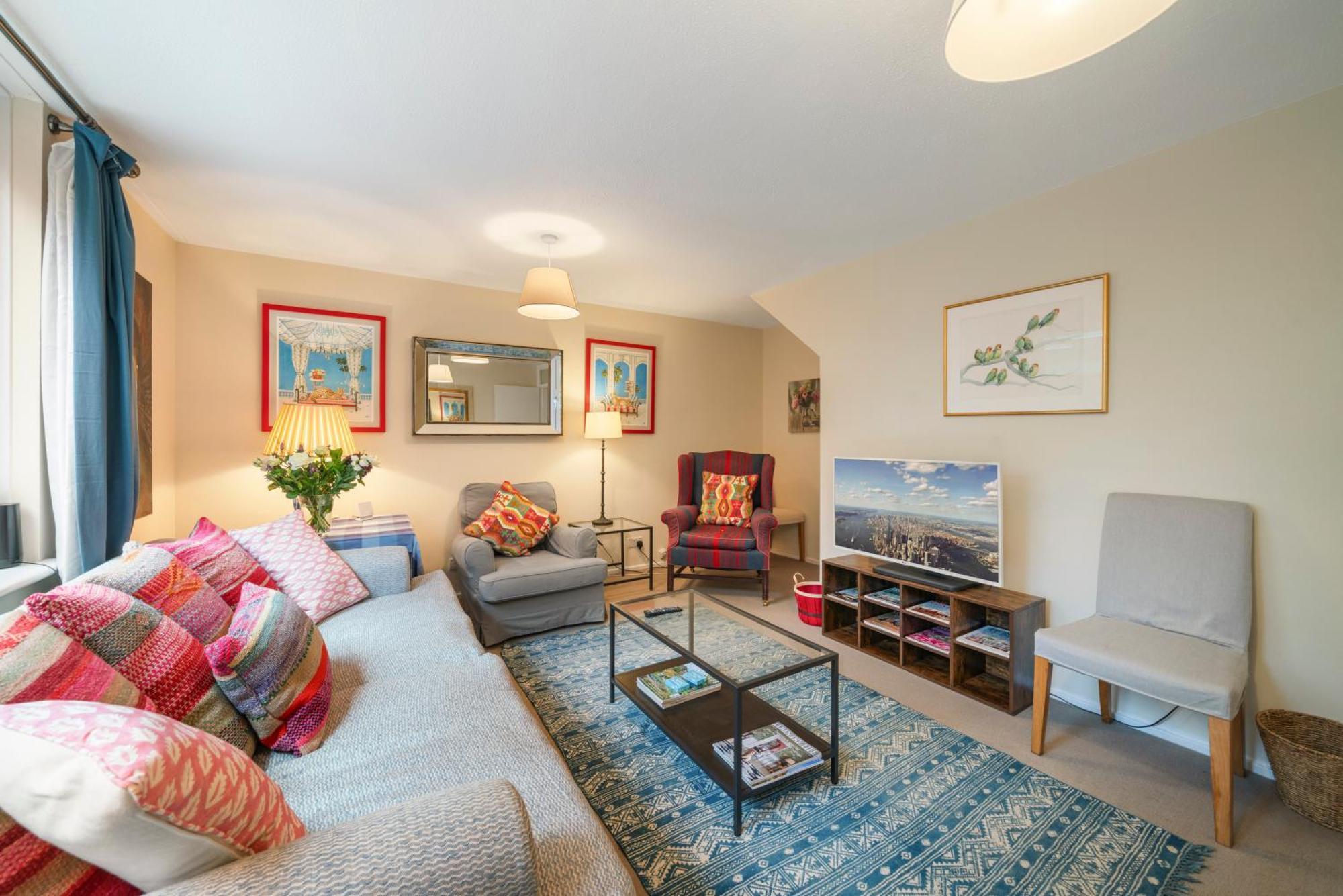 Fantastic Split-level Flat Next To Battersea Park *