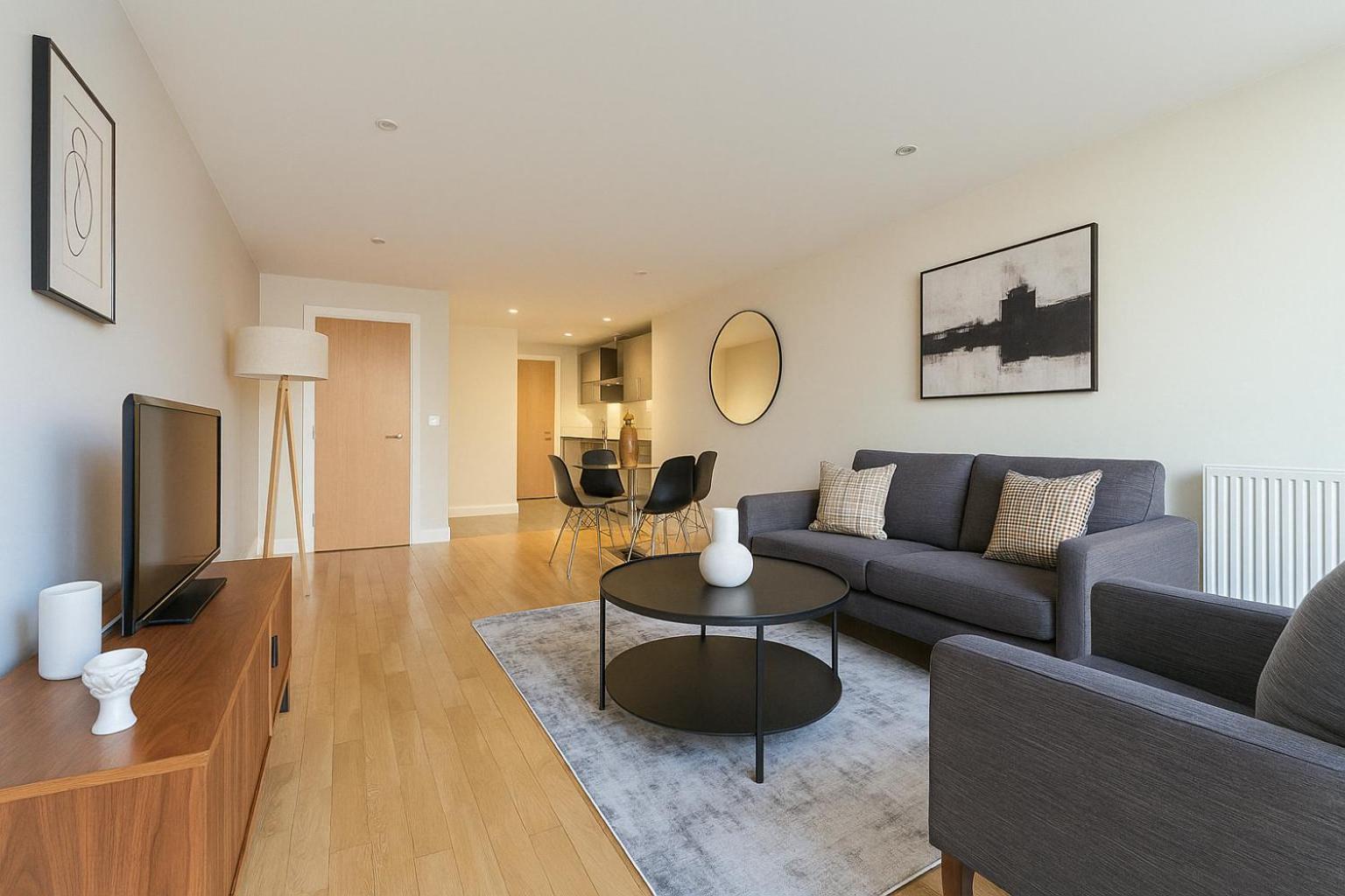 Apartment Stylish 1-bed Flat In Greenwich - Steps From Dlr & Views *