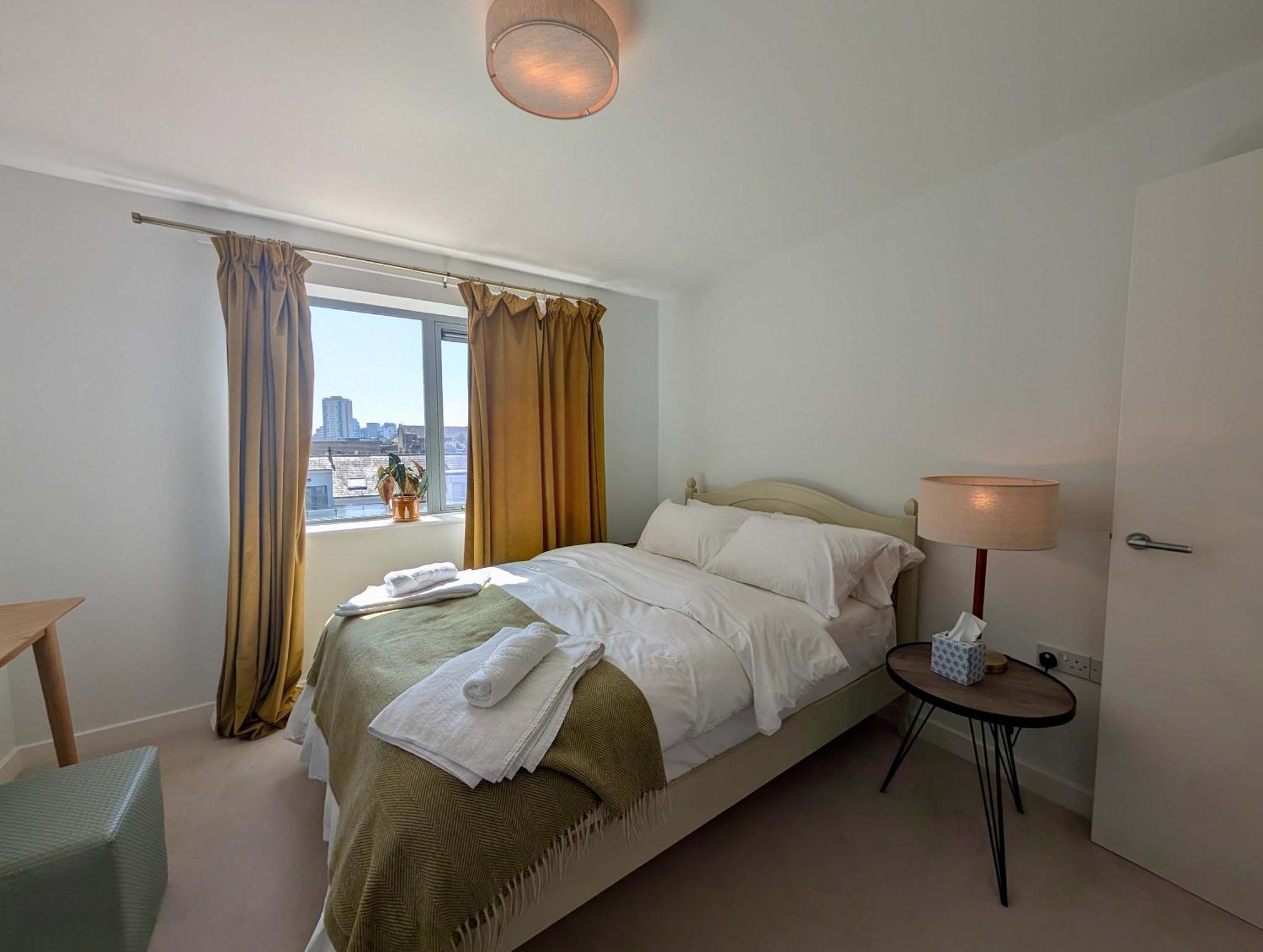 Chic Flat With Balcony Close To Stamford Bridge * London