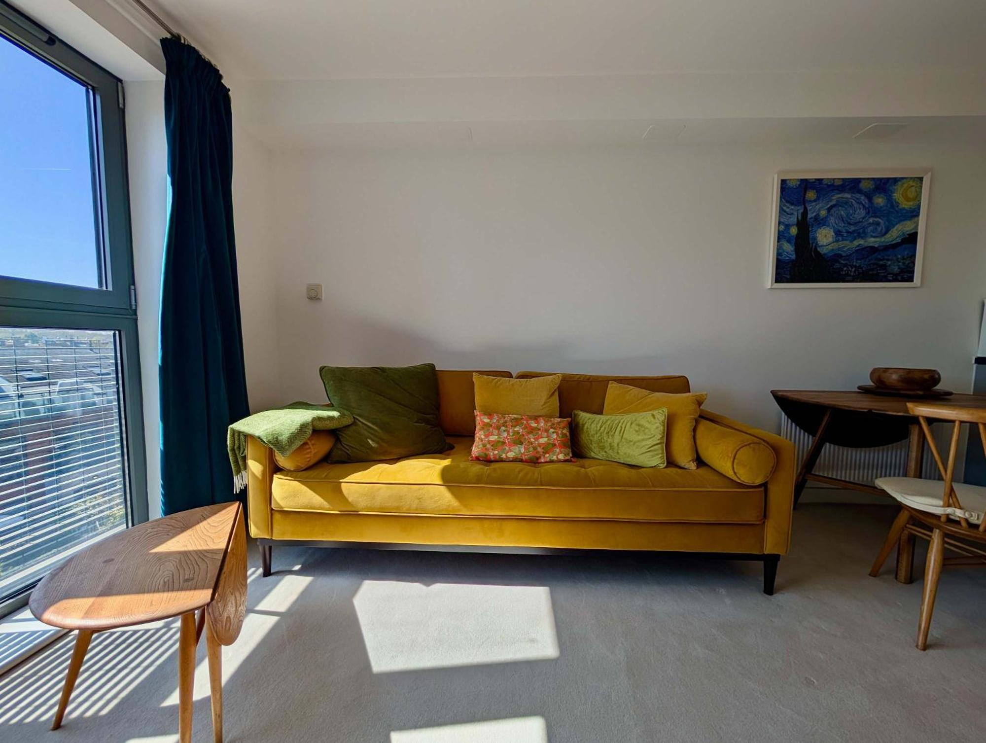 Chic Flat With Balcony Close To Stamford Bridge Apartment