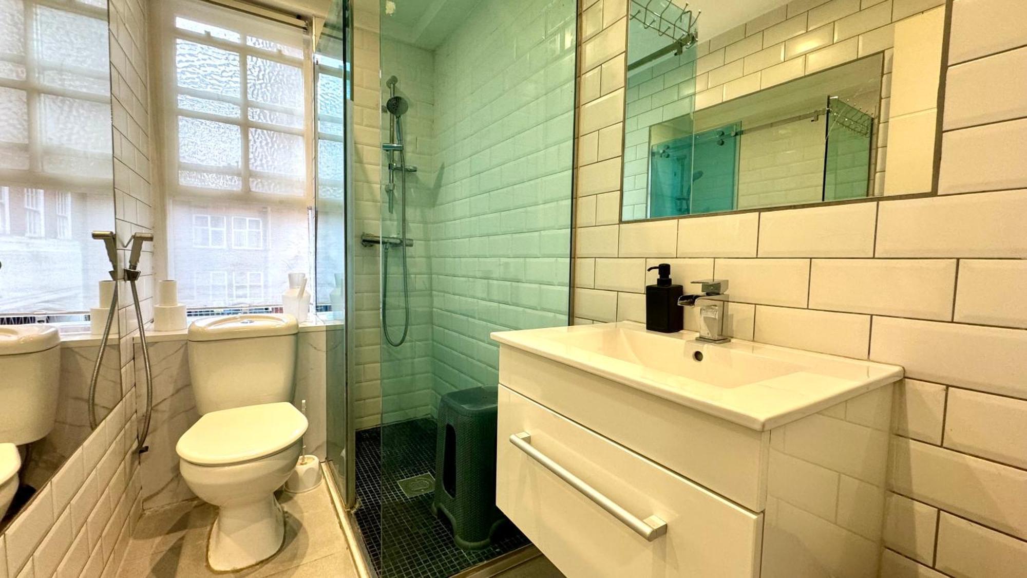 1 Bedroom Edgware Road Hosted By Ali