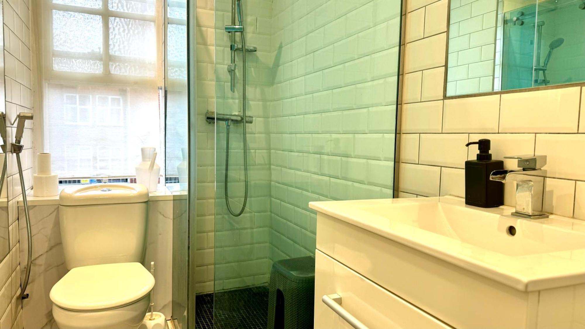 Apartment 1 Bedroom Edgware Road Hosted By Ali