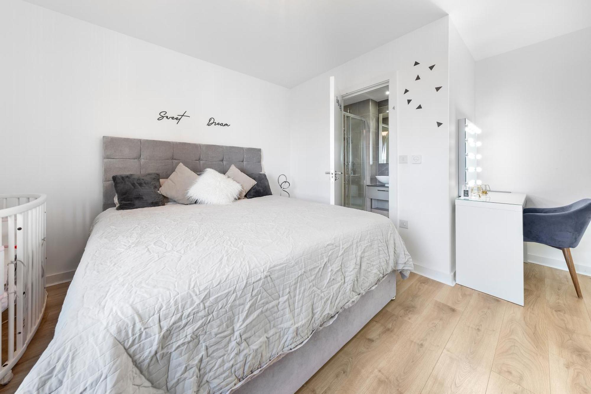 Spacious Modern 2br In The Heart Of Appartement *