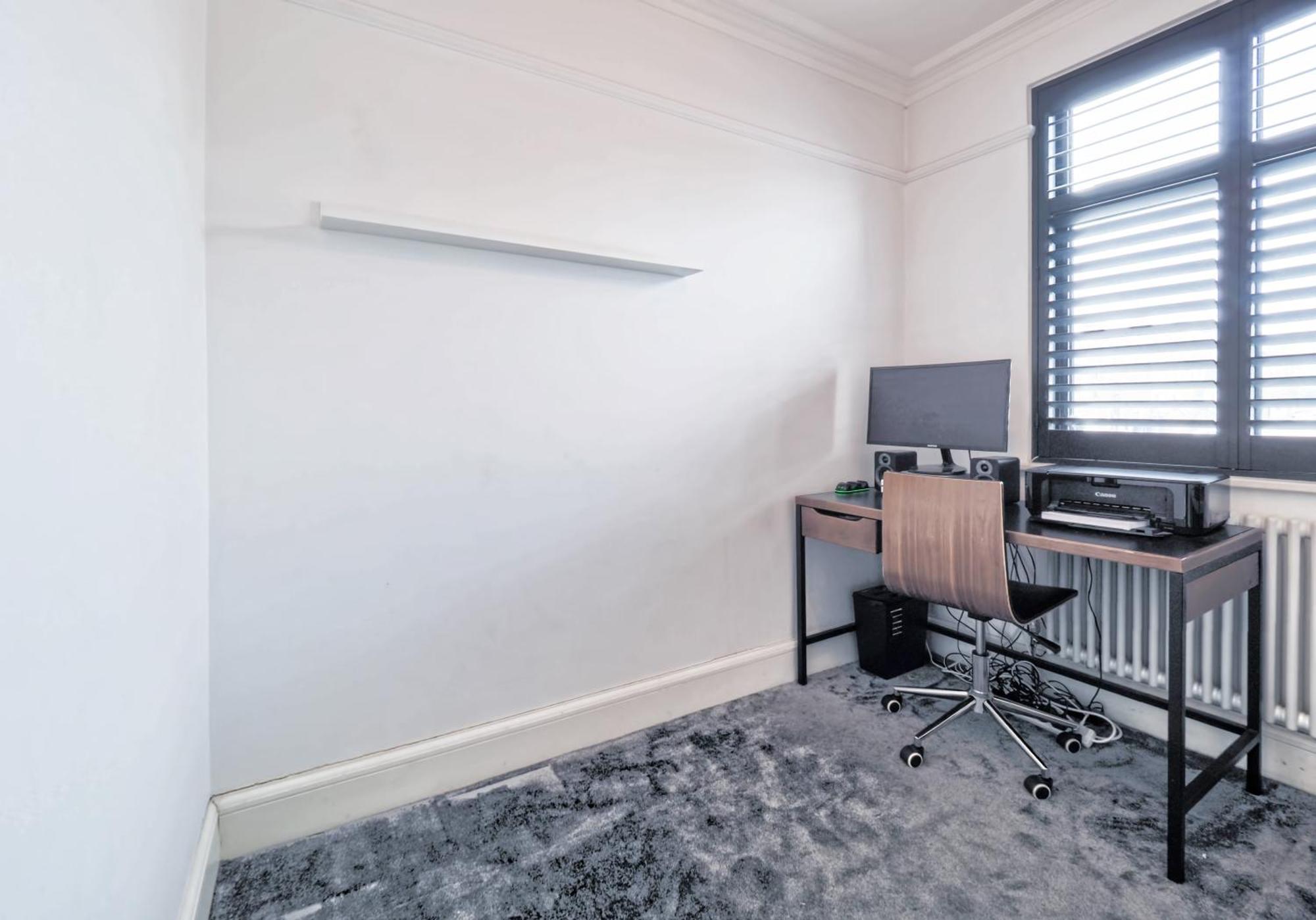 Modern Family With Garden And Parking In Kensal * Londen