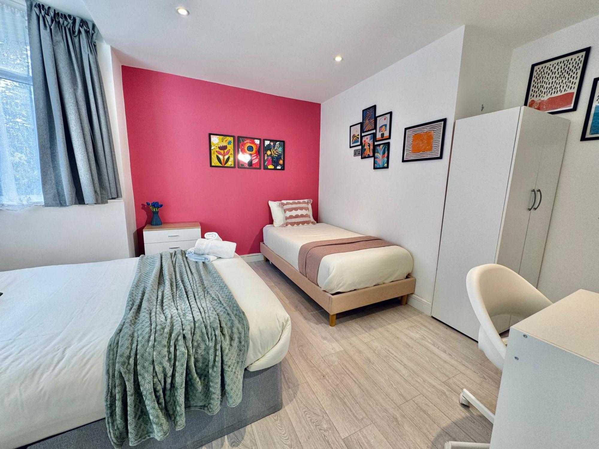 En-suites With Free Parking 30min To Gasthof London