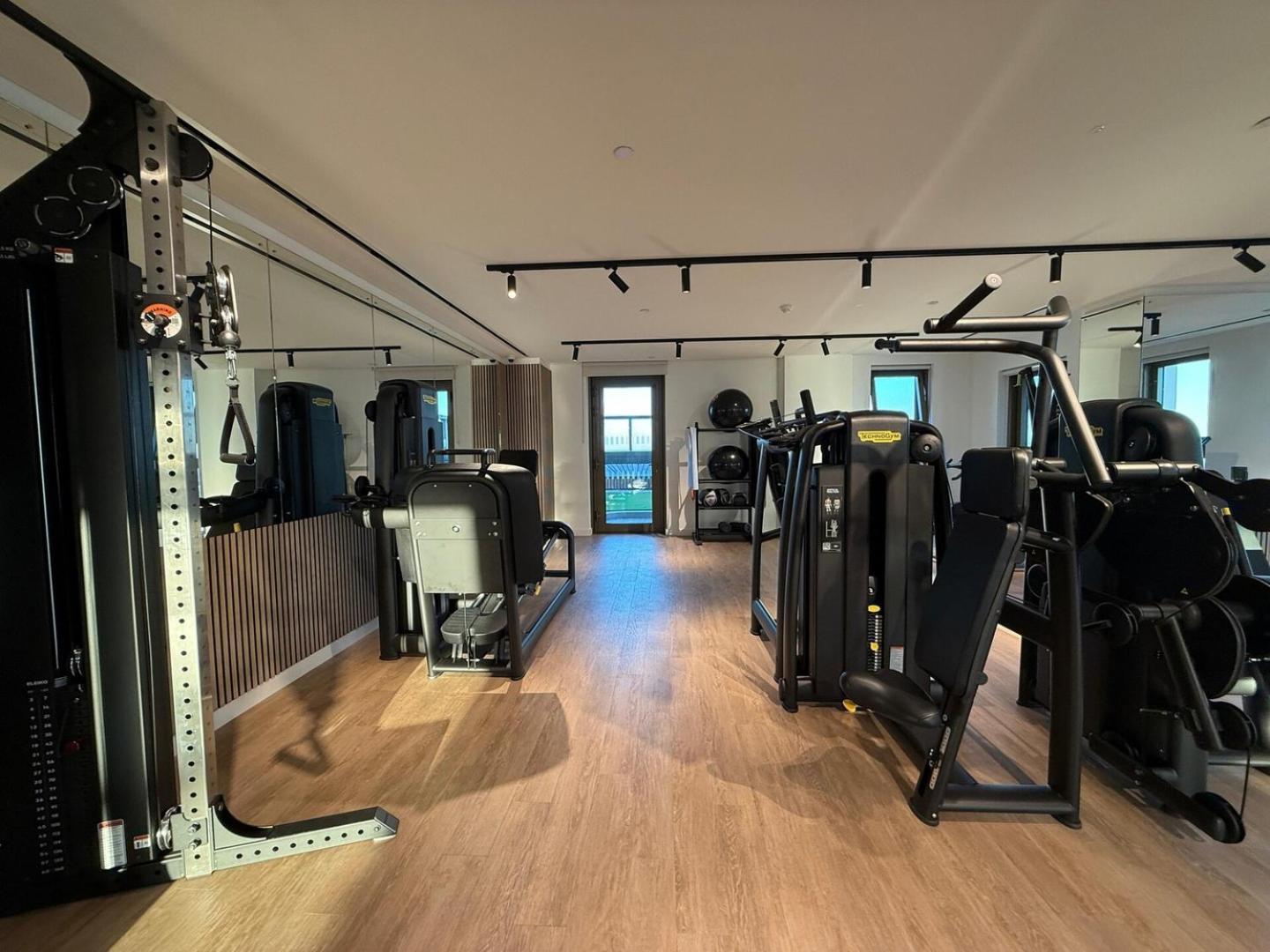 Modern 1-bedroom - Stunning Canary Wharf Views *