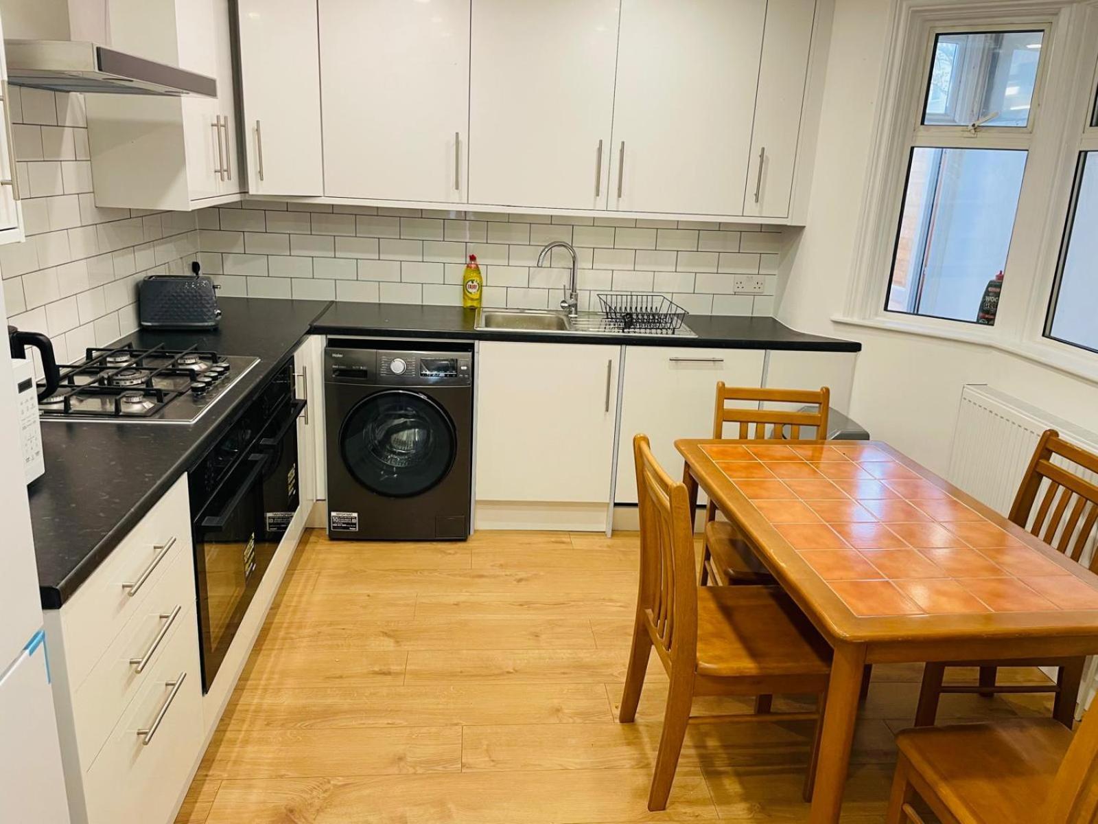 Guest house Dorset House At Upton Park *