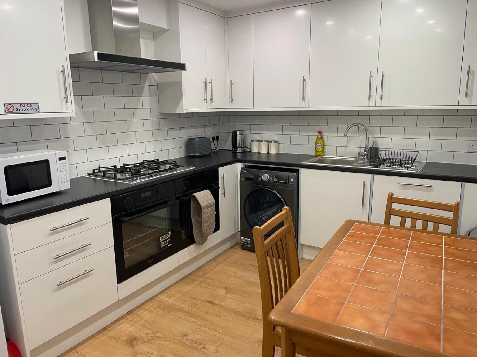Dorset House At Upton Park Guest house London