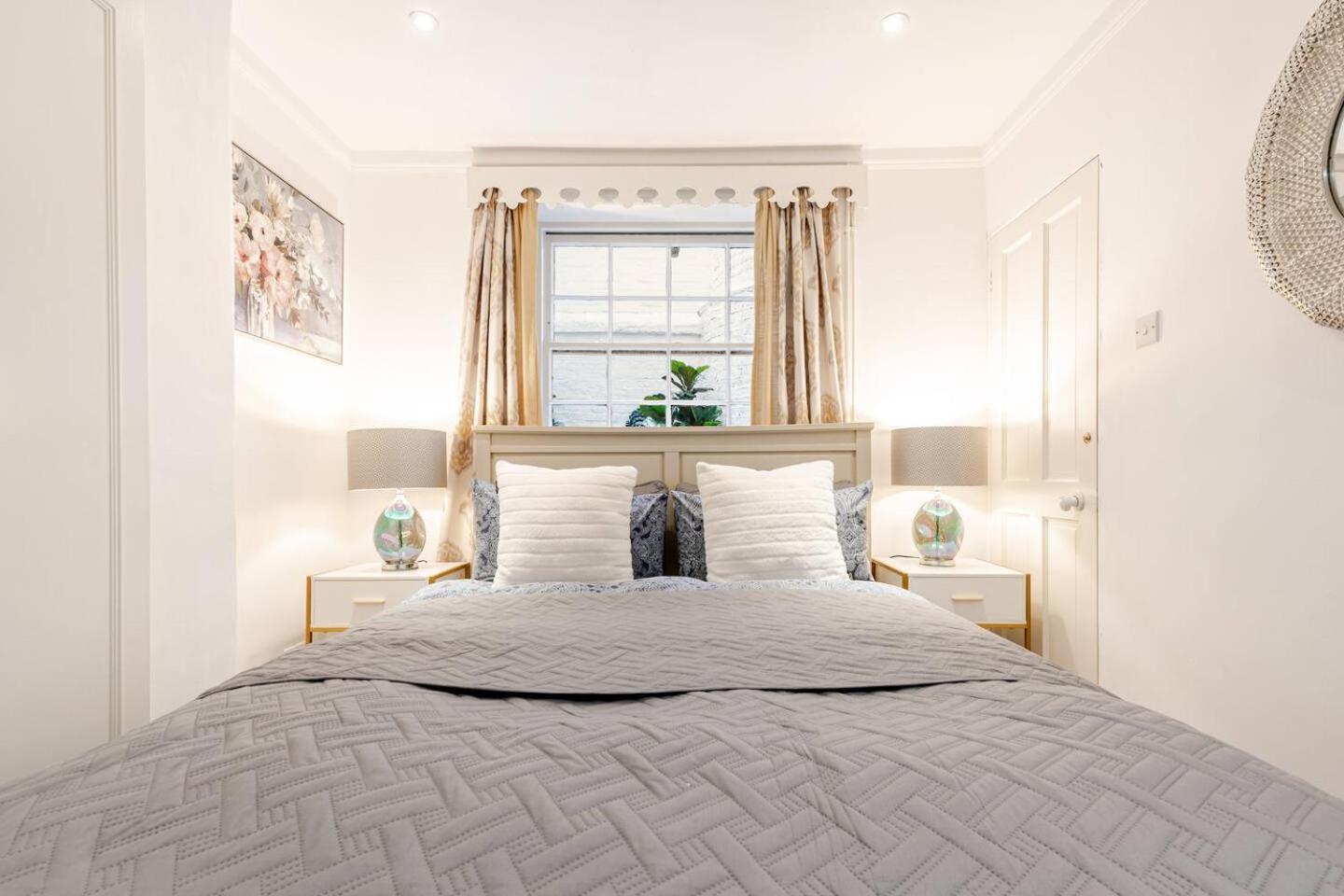 Spacious And Private By Royal Palace Appartamento Londra
