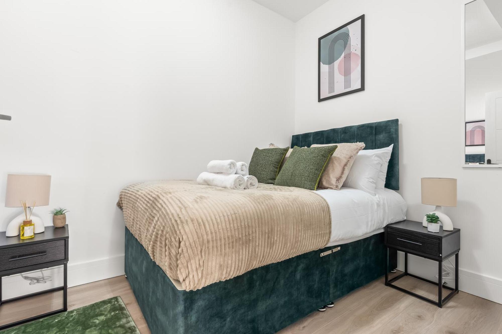 Modern 4 Bed - Free Parking Londra