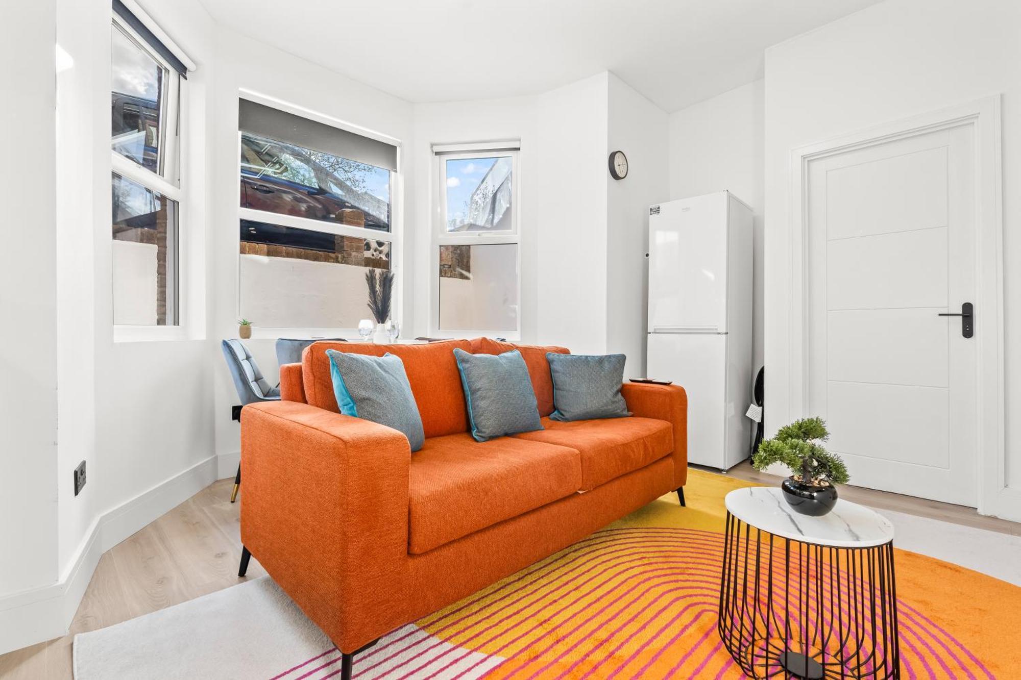 Modern 4 Bed - Free Parking Appartamento