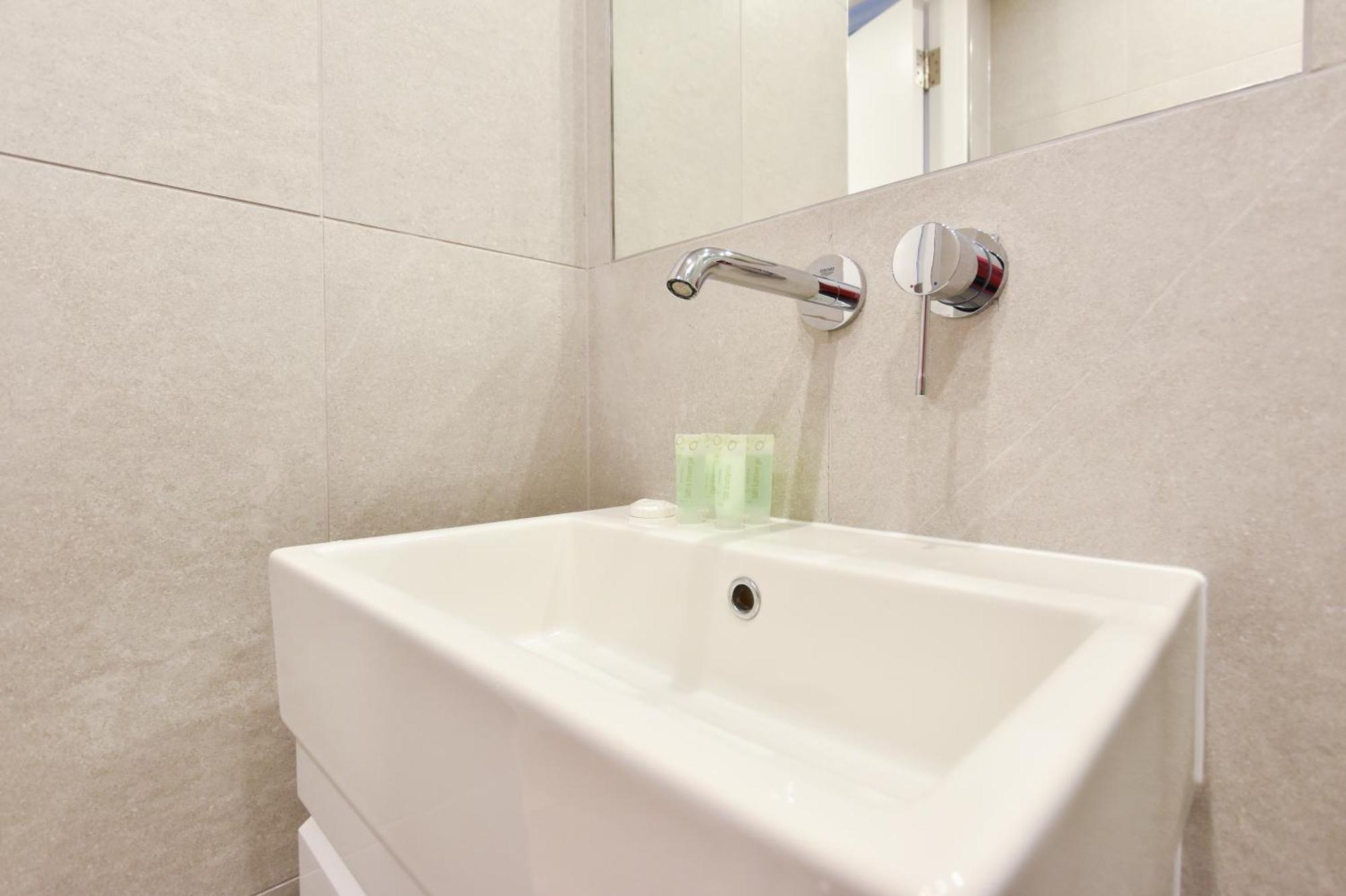 Earls Court East Serviced By Stayprime London
