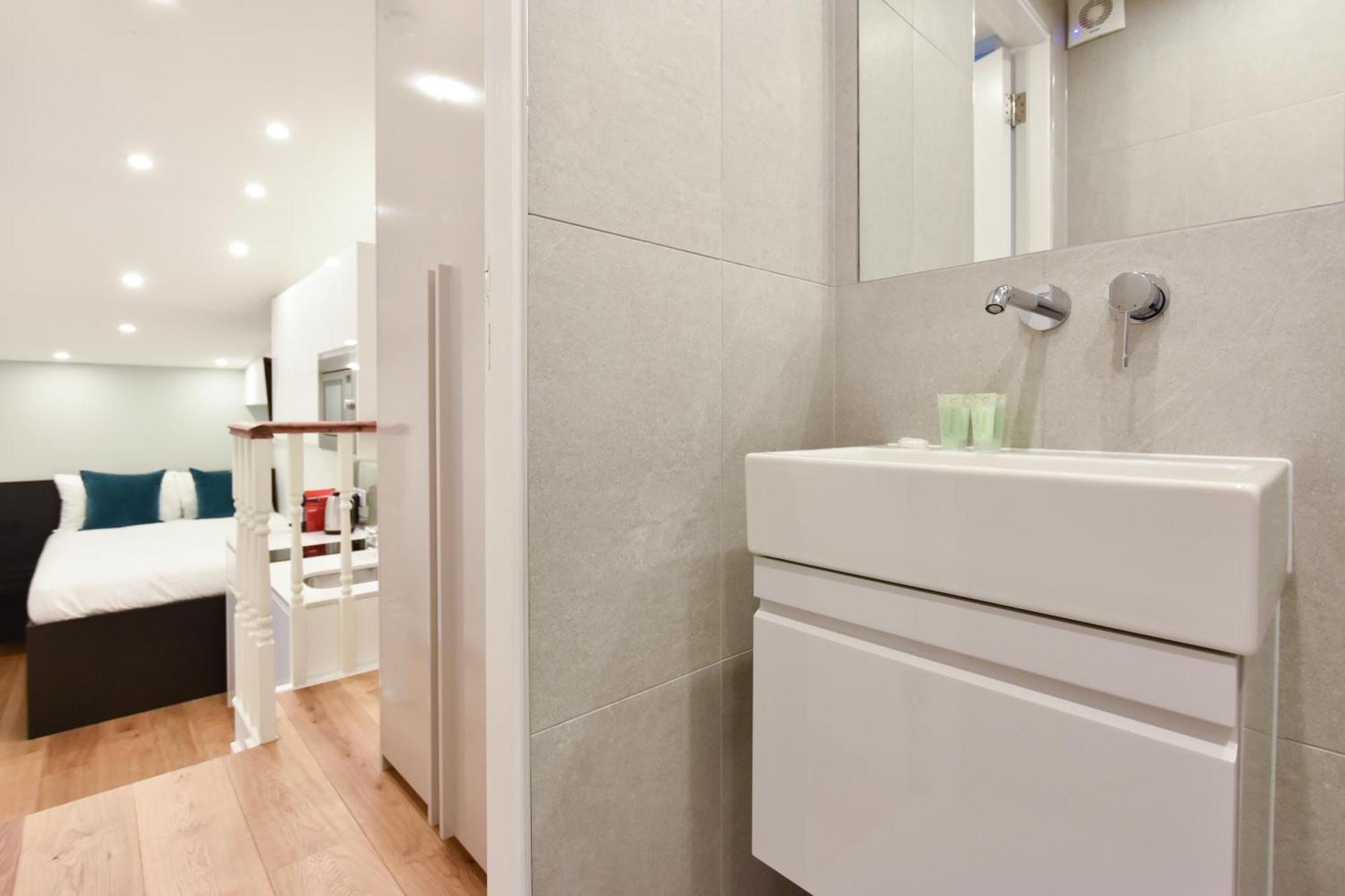 Earls Court East Serviced By Stayprime 3* London