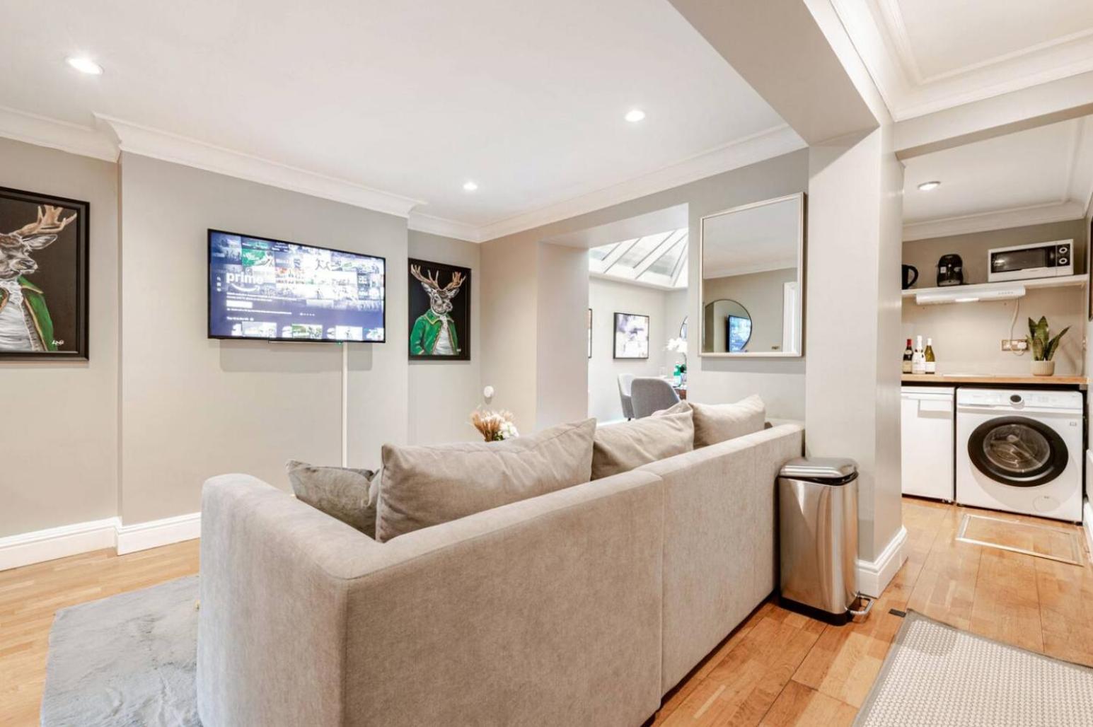 Spacious And Private By Royal Palace Appartamento Londra