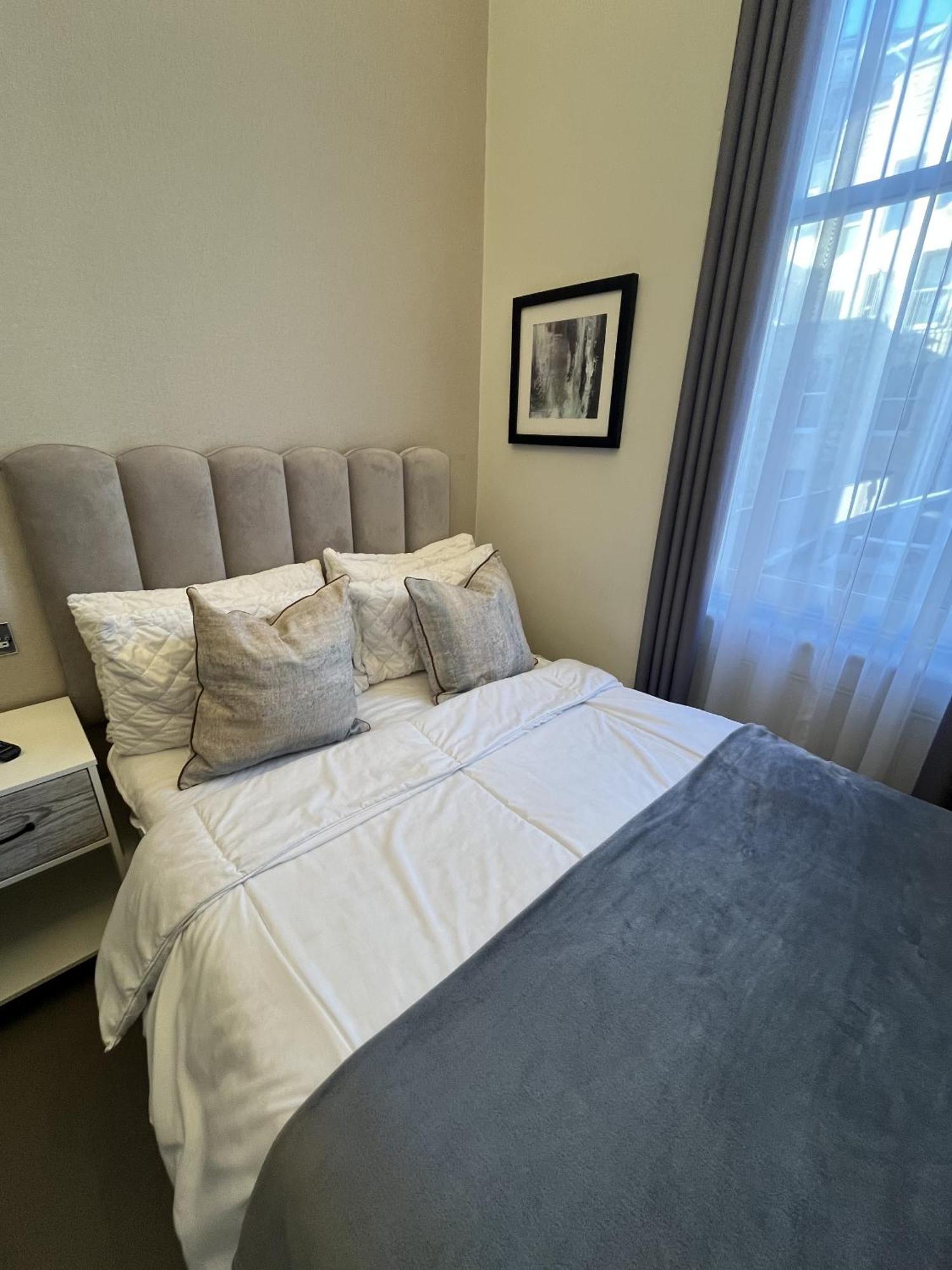 Apartment High Street Kensington London