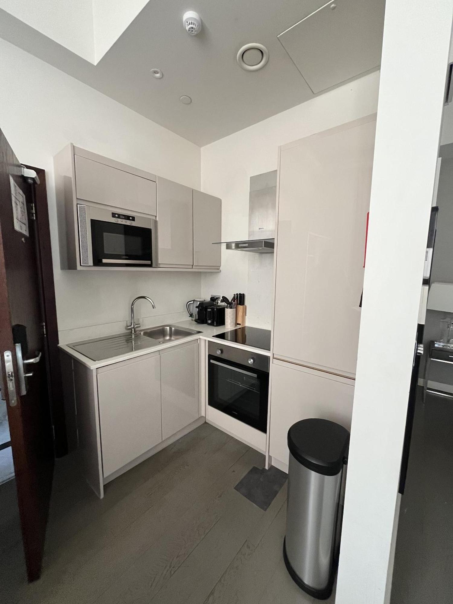 Apartment High Street Kensington London