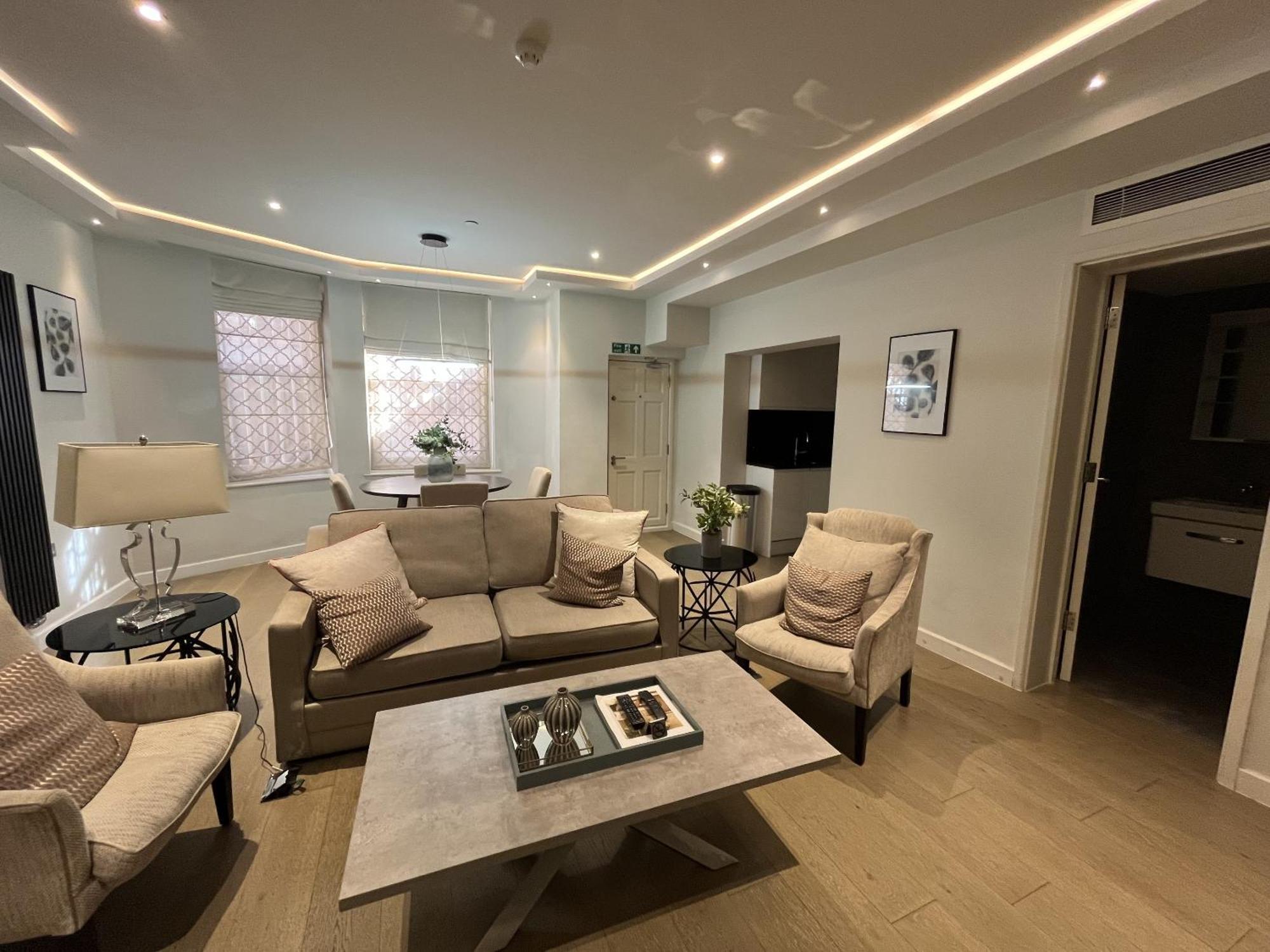 High Street Kensington Apartment *