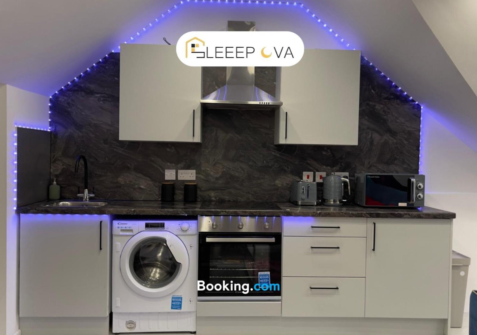 Last-minute Reserves L Premium Deals L Luxury & Modern 1 Bedroom 5plus Guests Couples Families Business Sleepova Short Lets & Serviced Apartment *