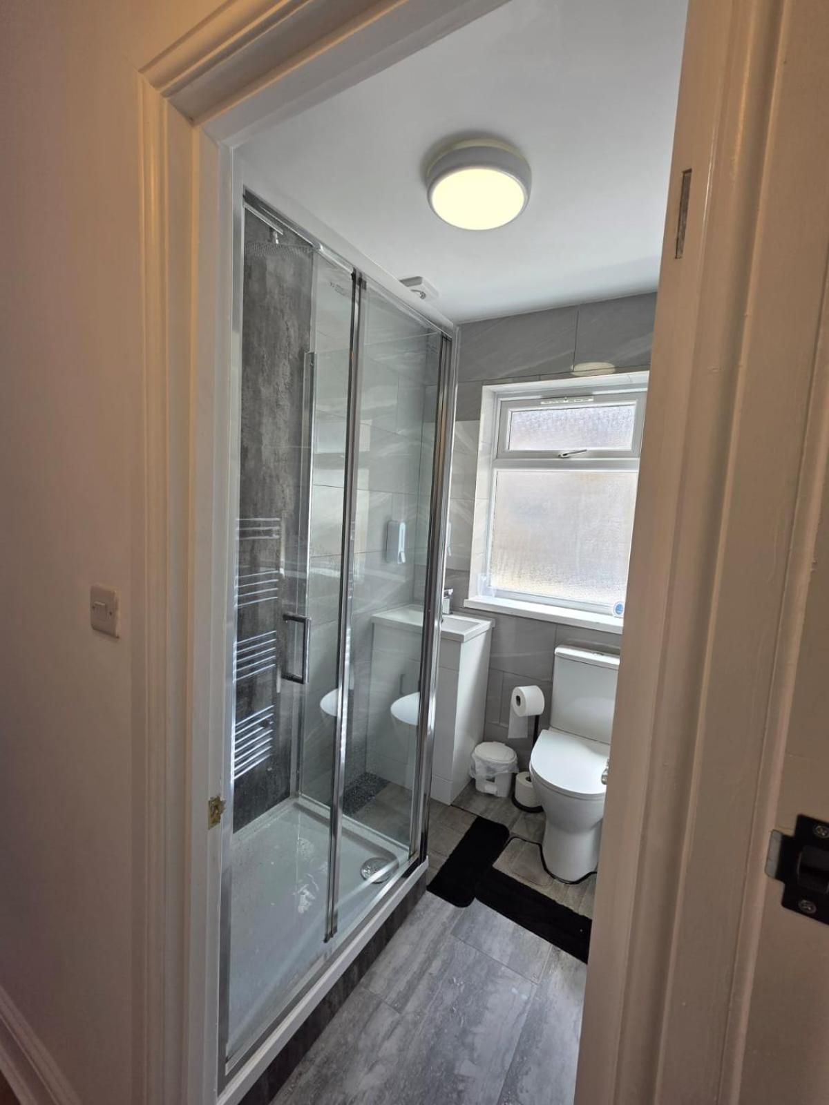 Dorset House At Upton Park Guest house London