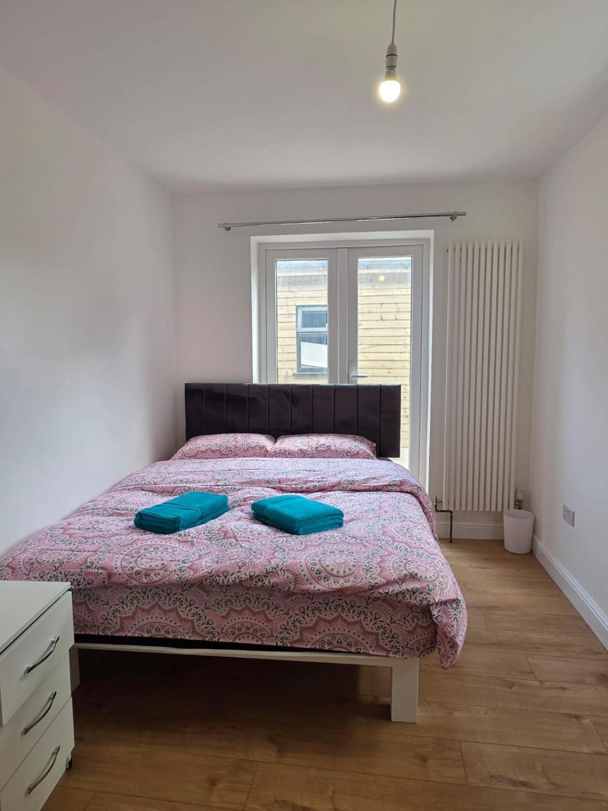 Dorset House At Upton Park Pensionat