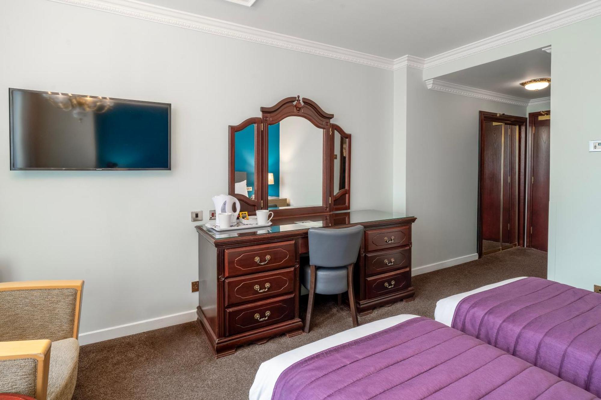 Britannia International Canary Wharf Hotel 4*