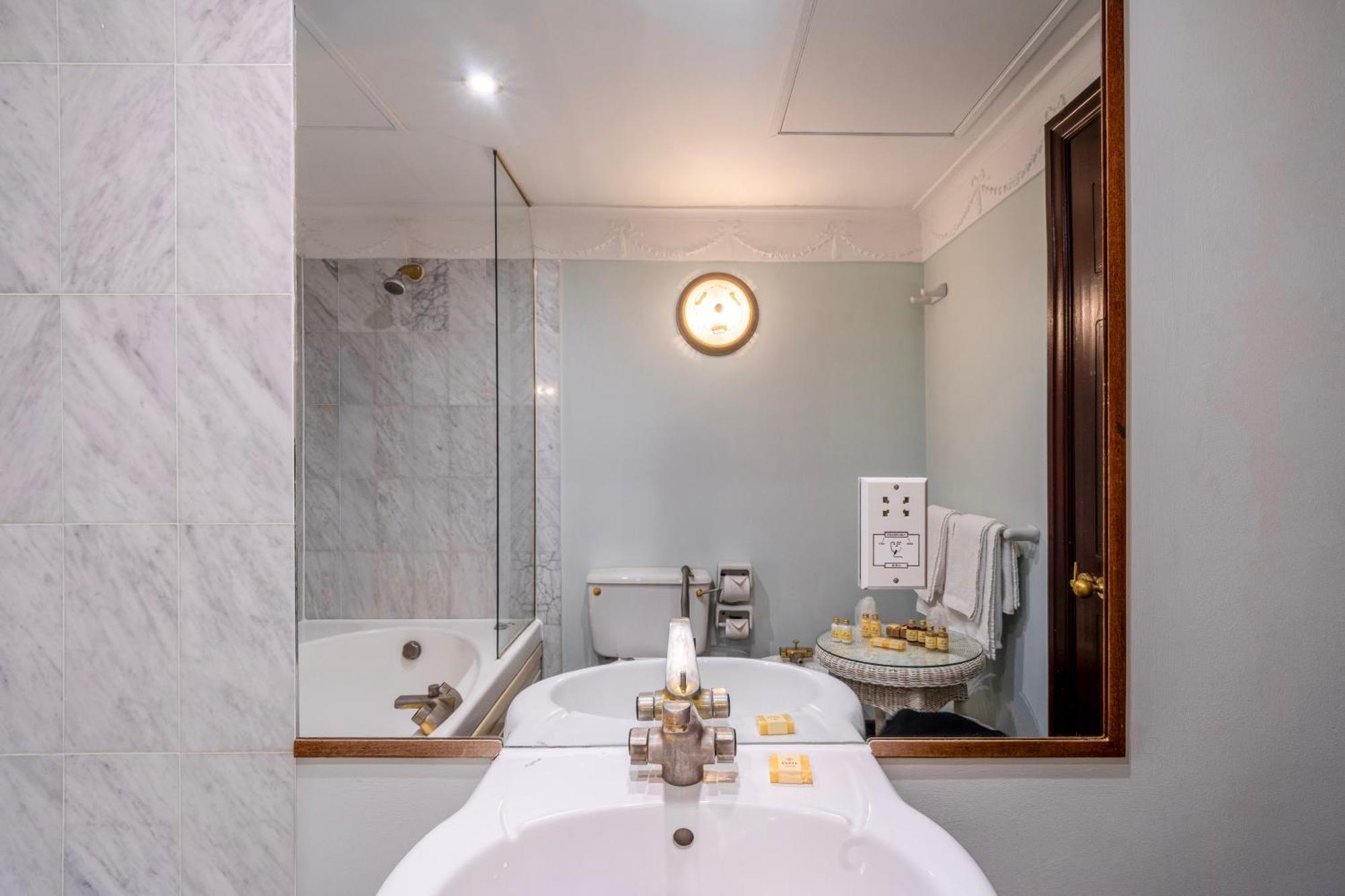 Britannia International Canary Wharf Hotel 4*