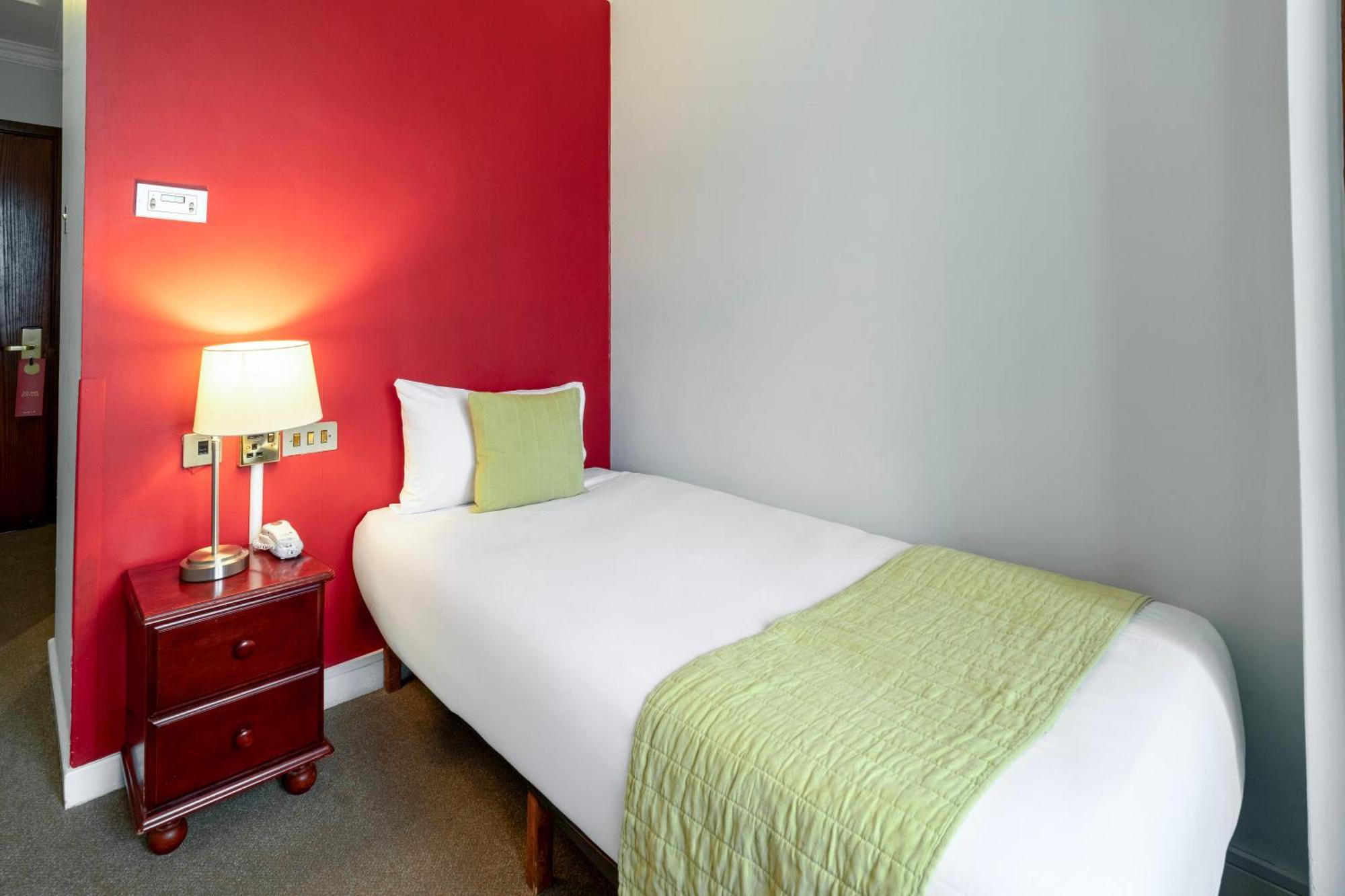 Hotel Britannia International Canary Wharf 4*