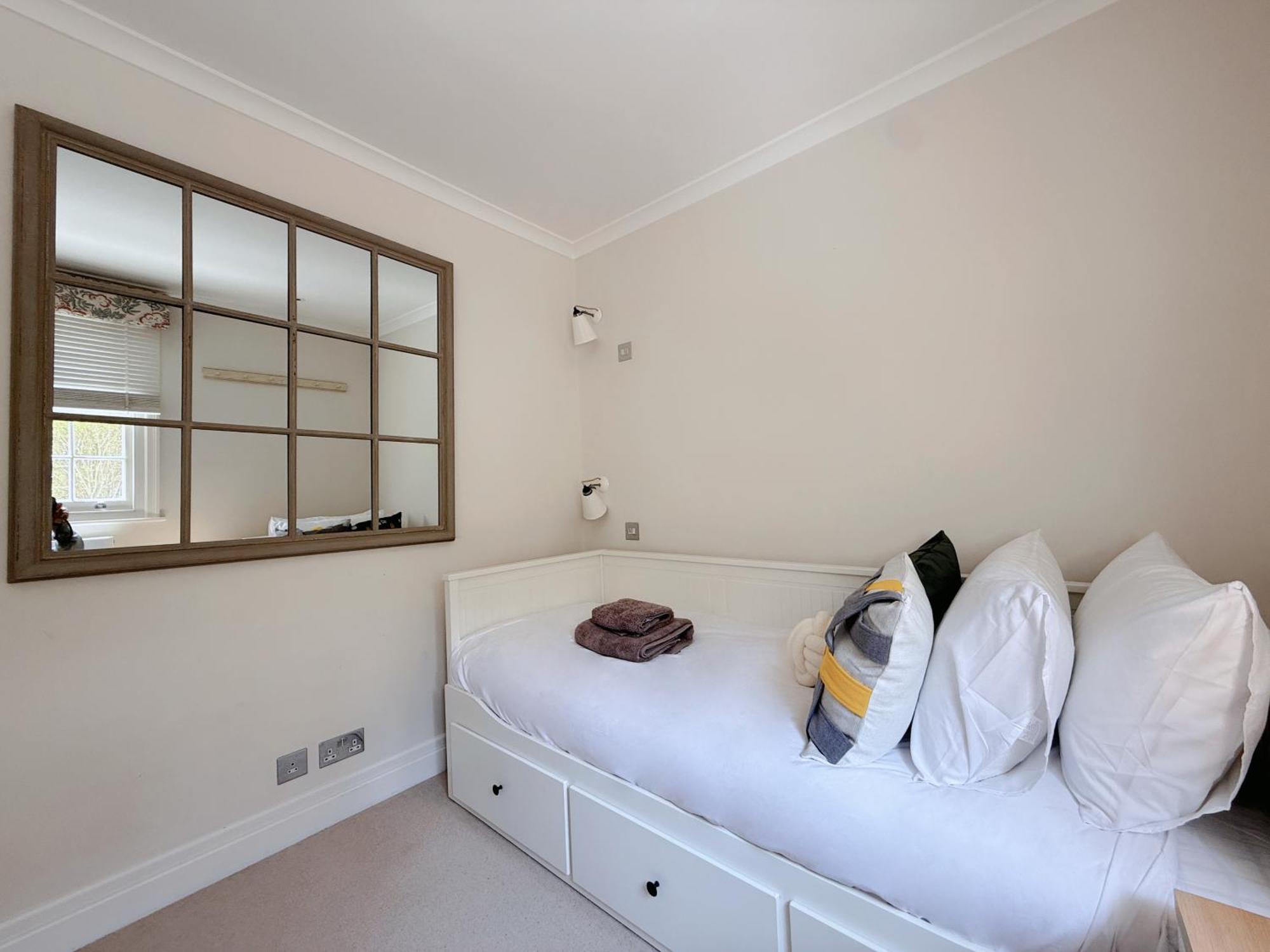 Villa Stylish 3-bedroom Terrace House Near Earls Court Londen