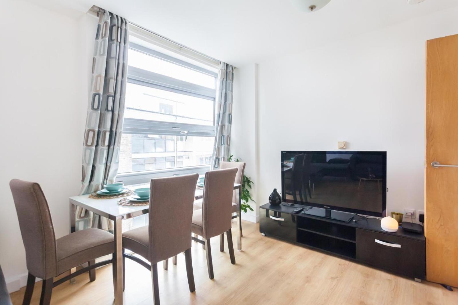 Cozy 2 Bedroom Near Tower Bridge Lägenhet
