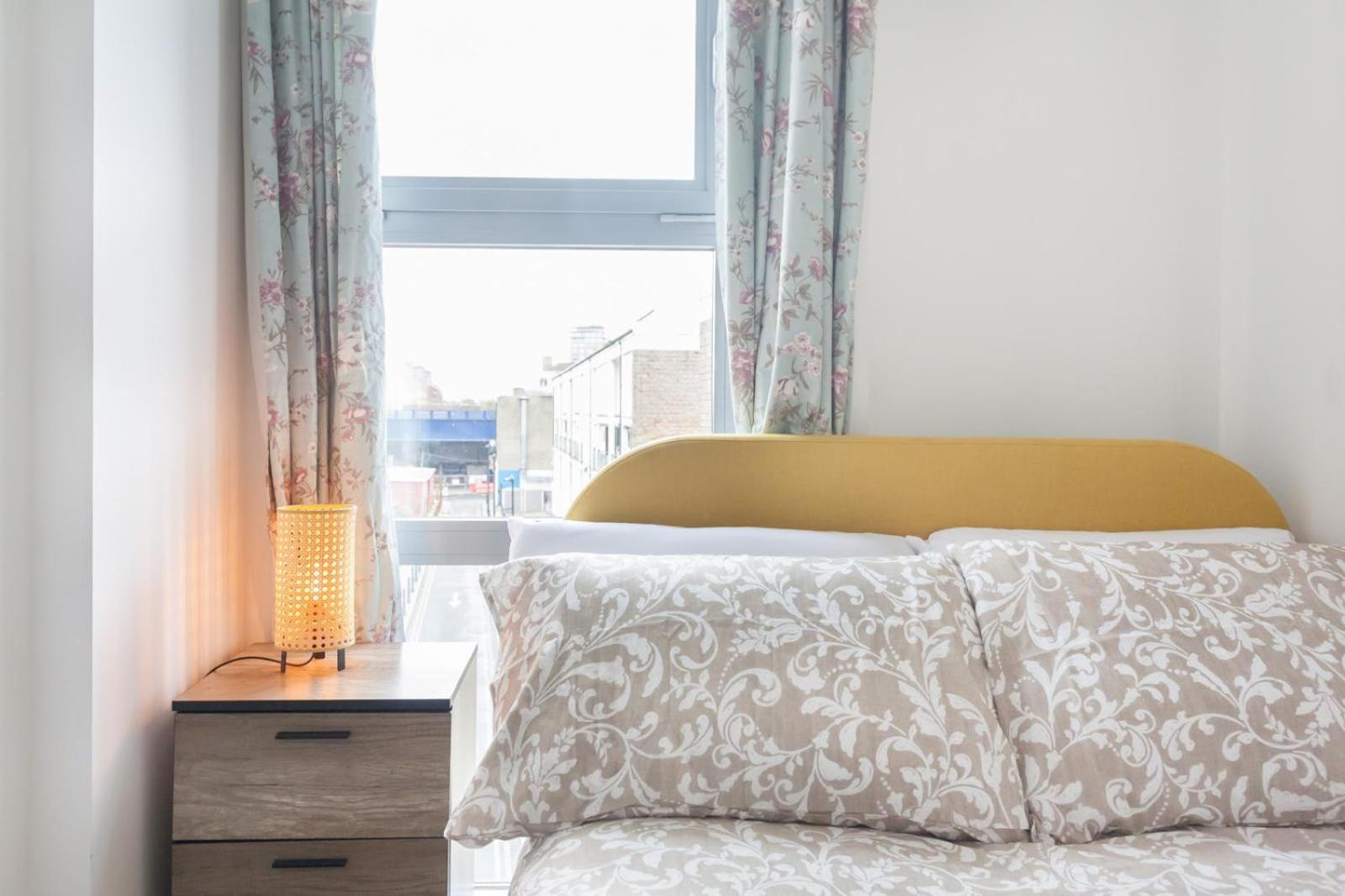 Cozy 2 Bedroom Near Tower Bridge Lägenhet