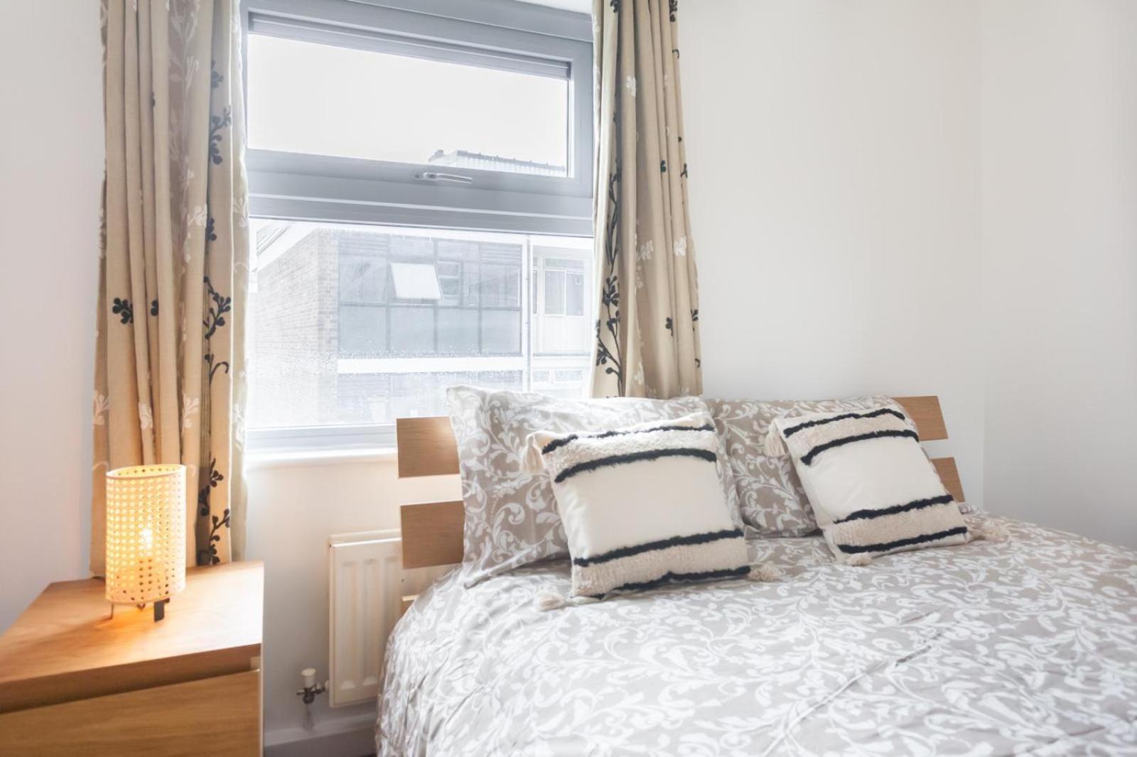 Cozy 2 Bedroom Near Tower Bridge Lägenhet London