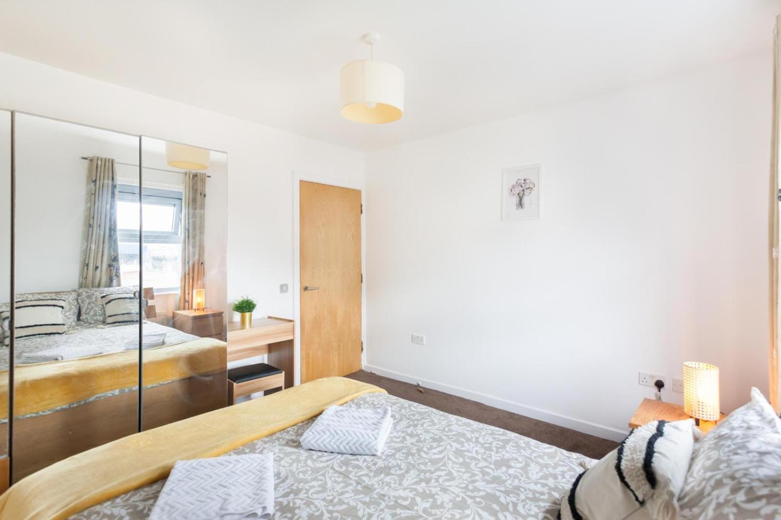 Cozy 2 Bedroom Near Tower Bridge Lägenhet *