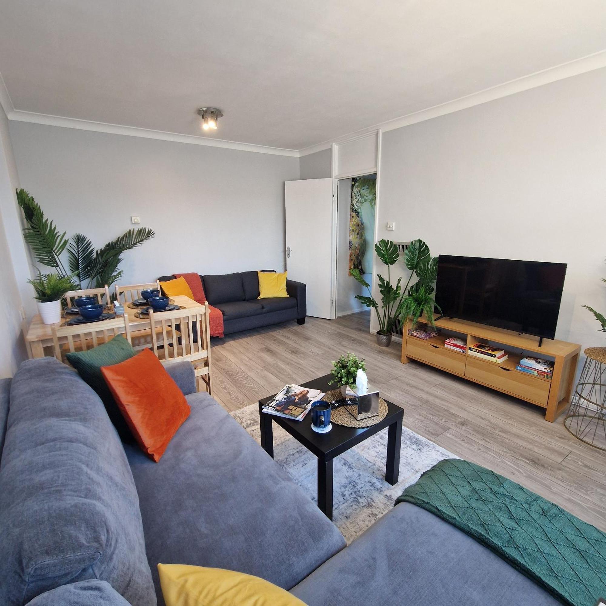 Modern Spacious 1 Bed Flat Westfield Shepherds Bush Free Wifi Apartment