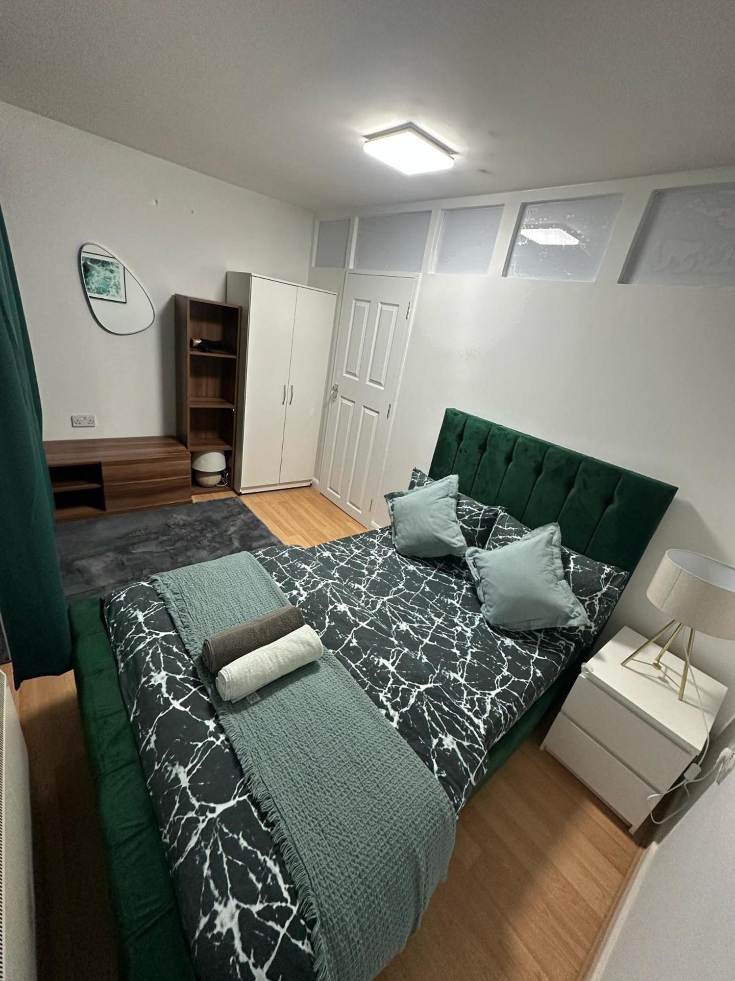Magnificent Luxurious For 6ppl In Stratford - 6mins Walk To Stratford Station Lejlighed