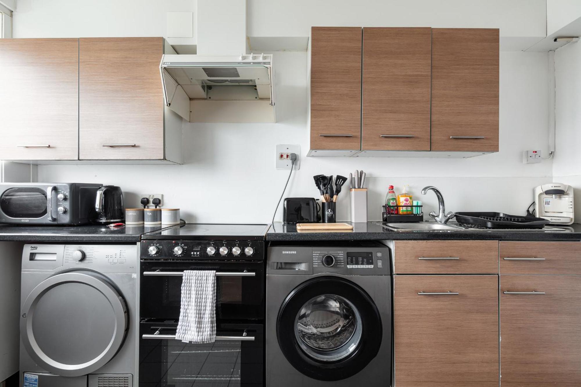 Stylish 2-bed Retreat Steps From Emirates Stadium * London