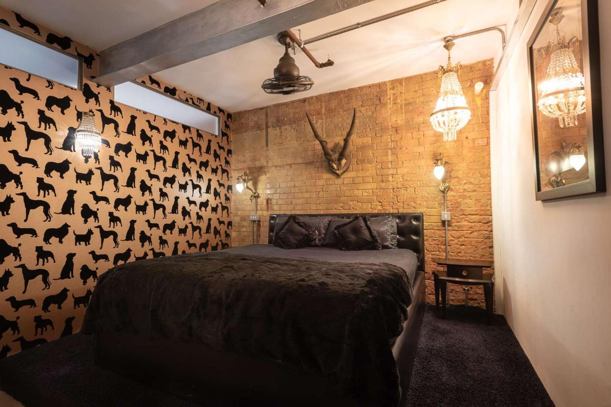 Amazingly Luxurious Loft Apartment, Soho - 3 Bedrooms, 2 Bath & Office Appartement Londen