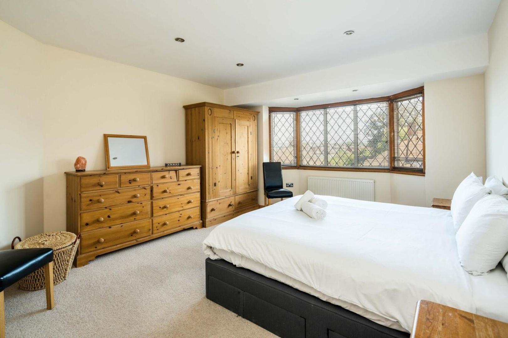 Holiday home Elegant 2bd House With Garden And Decked Patio London