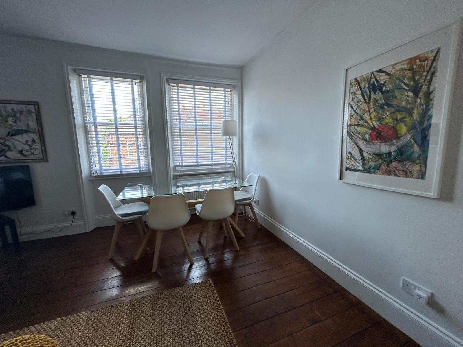 West Kensington 2bed Flat Londra