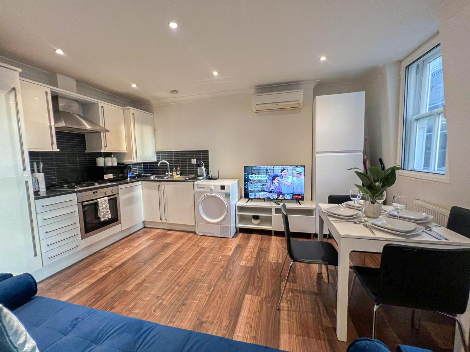 Lejlighed 2-bedroom Flat In Embankment A Short Walk Away To Trafalgar Square Near Big Ben, Eye London