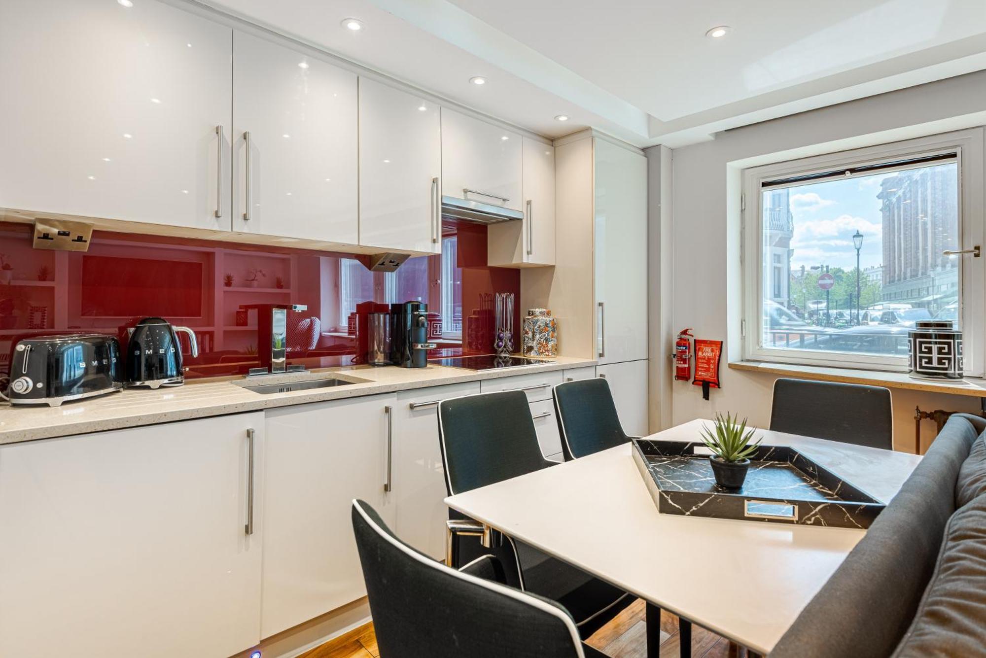 Elegant Ground Floor Apartment With Harrods View And Ac In Knightsbridge Appartement *