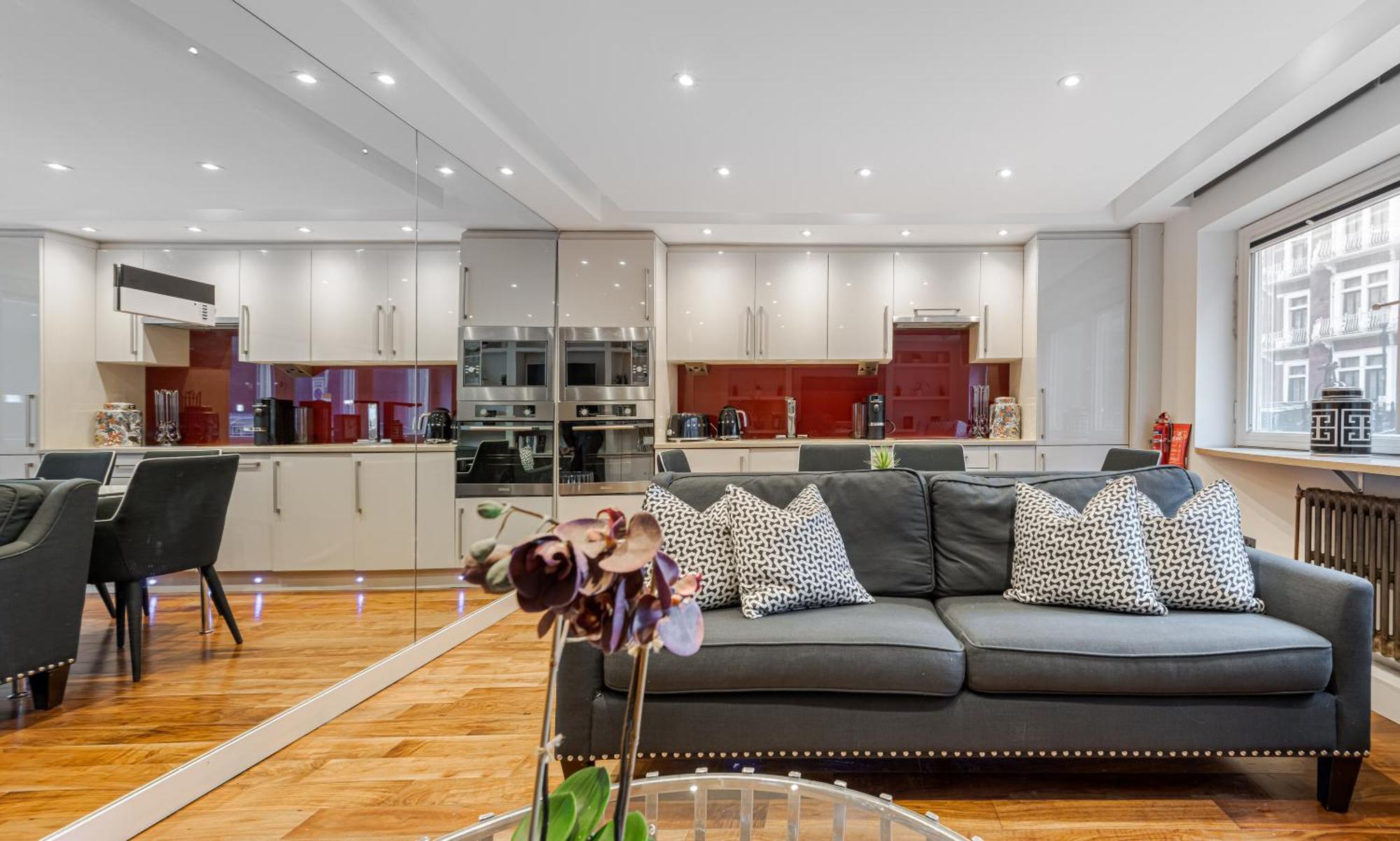 Elegant Ground Floor Apartment With Harrods View And Ac In Knightsbridge *