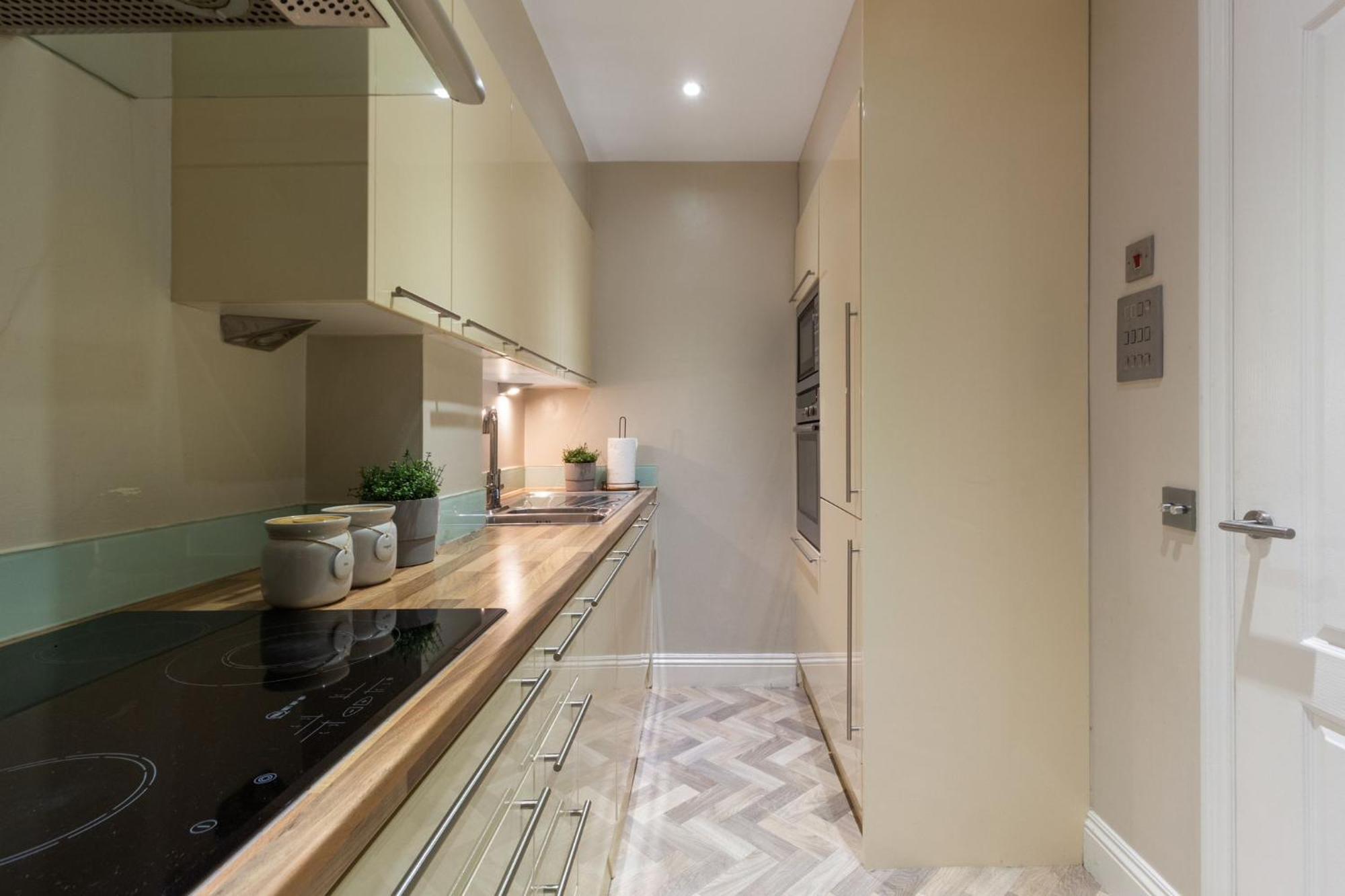 Apartment Beaufort Gardens In Knightsbridge London