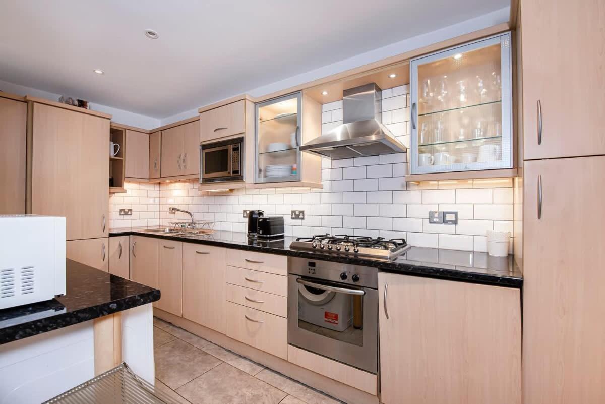 Notting Hill Large 3 Bed * Londra