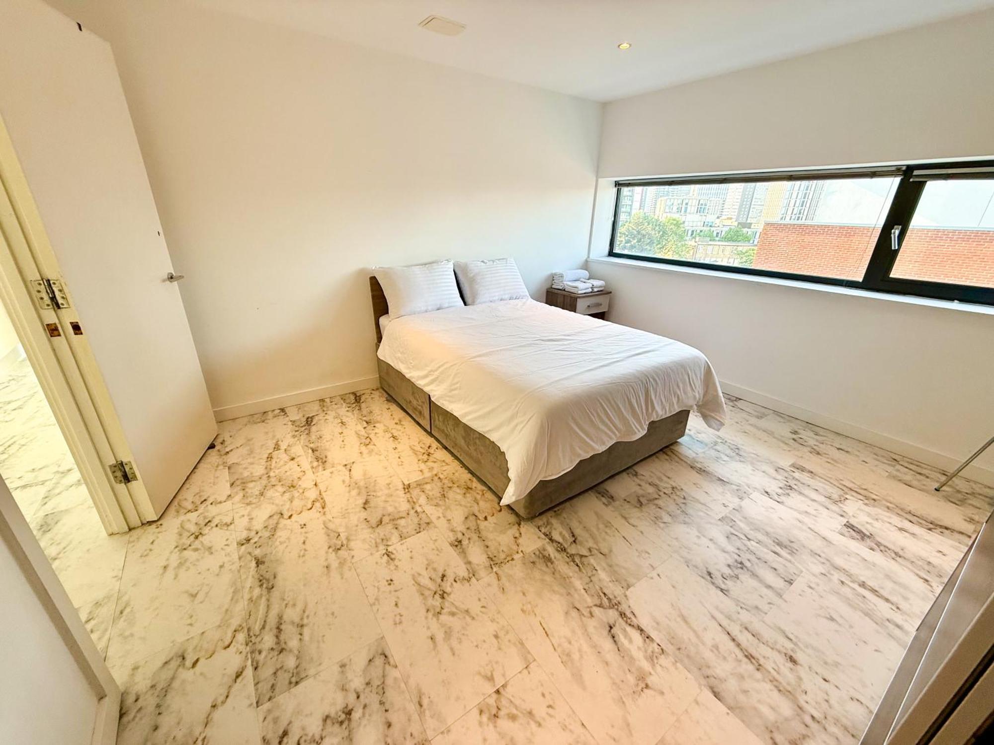 Hotel Entire Flat With 2x Bedrooms, 2x Bathrooms And A Big Living In The Olympic Park And Westfield At Stratford Londen