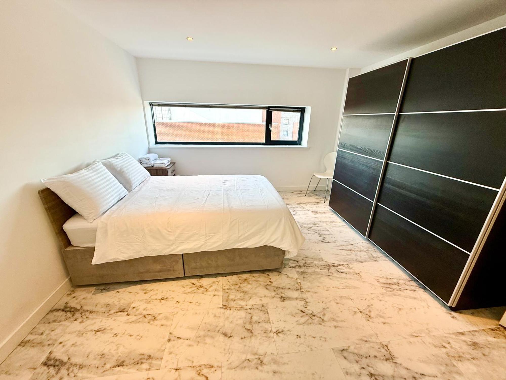 Entire Flat With 2x Bedrooms, 2x Bathrooms And A Big Living In The Olympic Park And Westfield At Stratford Londen